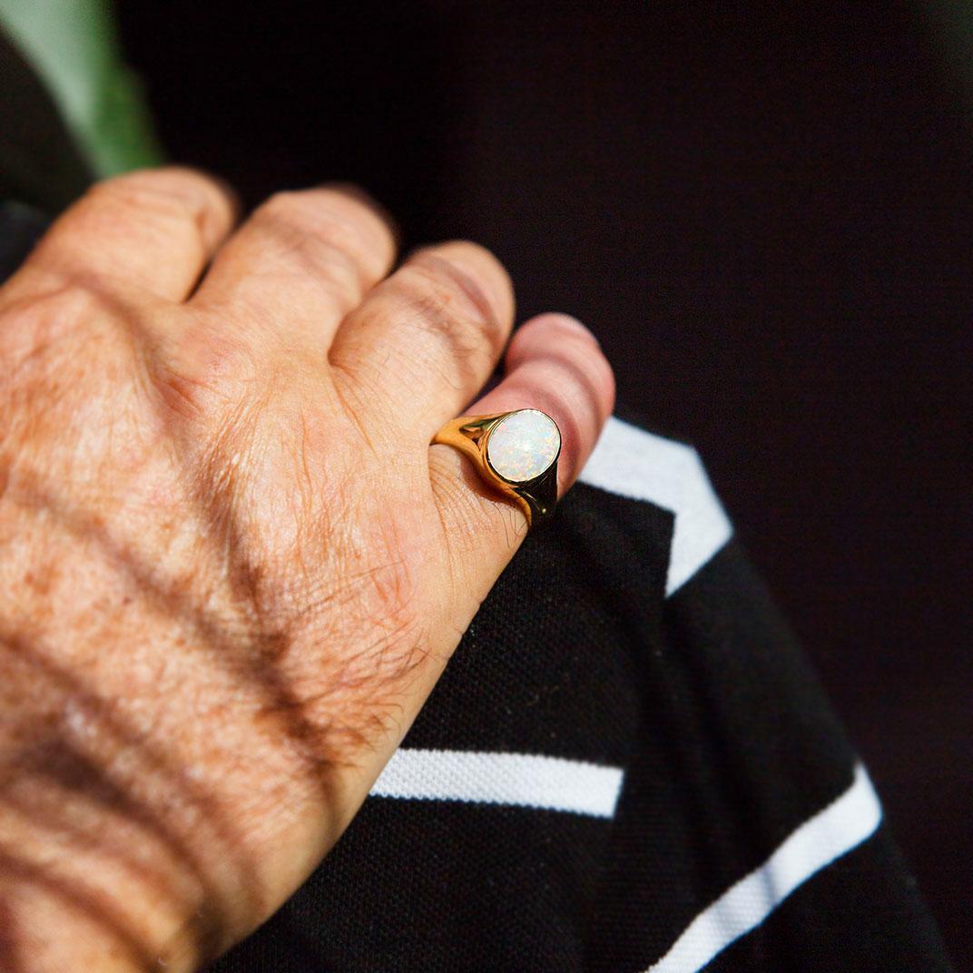 Women's or Men's 18 Carat Yellow Gold Solid Australian Opal Signet Solitaire Vintage Mens Ring