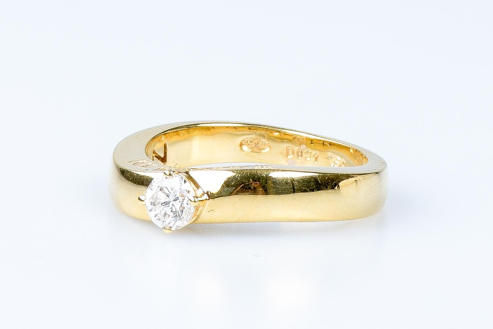 18 carat yellow gold solitaire BALMAIN round brillant cut diamond ring  10