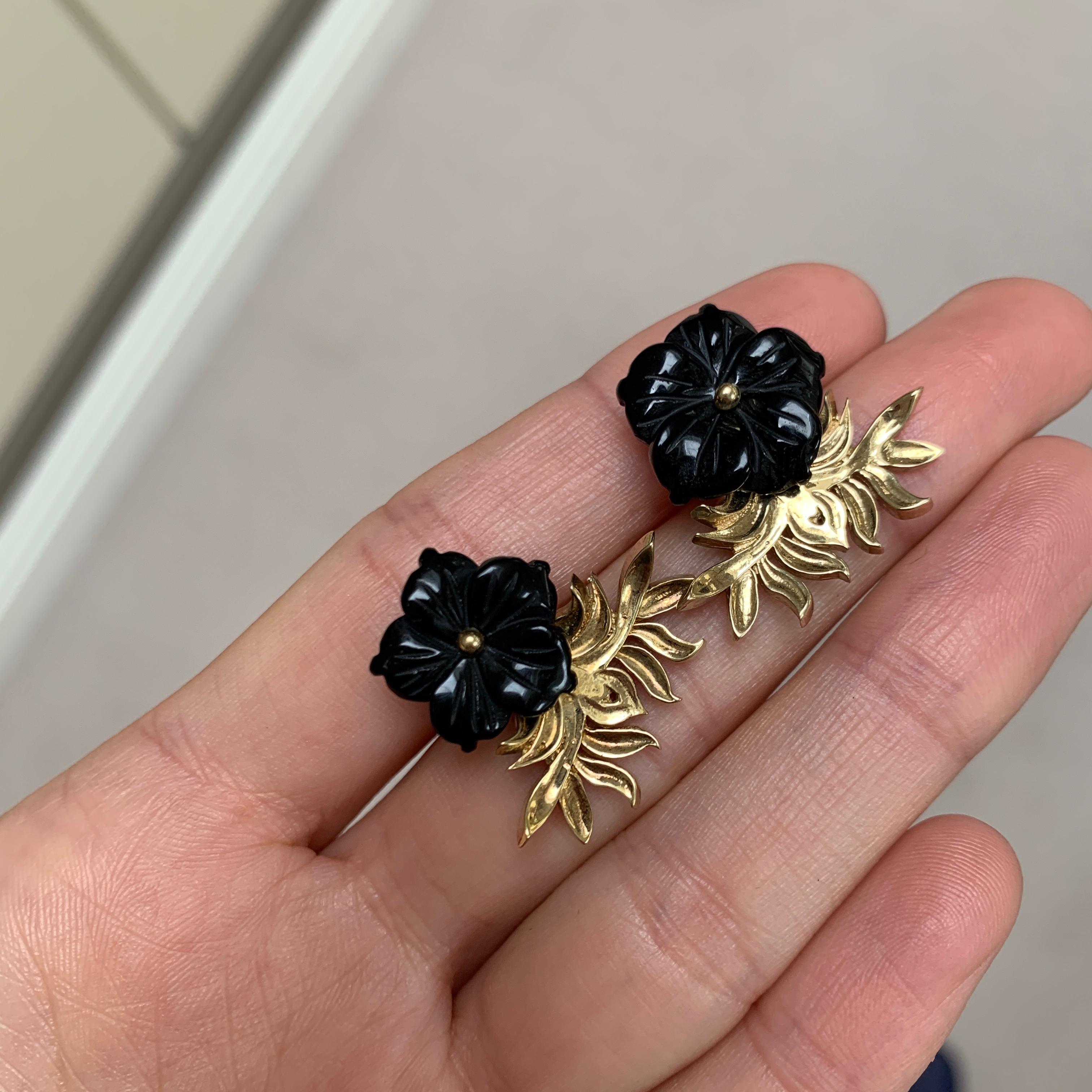 18ct Yellow Gold Vermeil and Hand Carved Onyx Flower Earrings For Sale 1