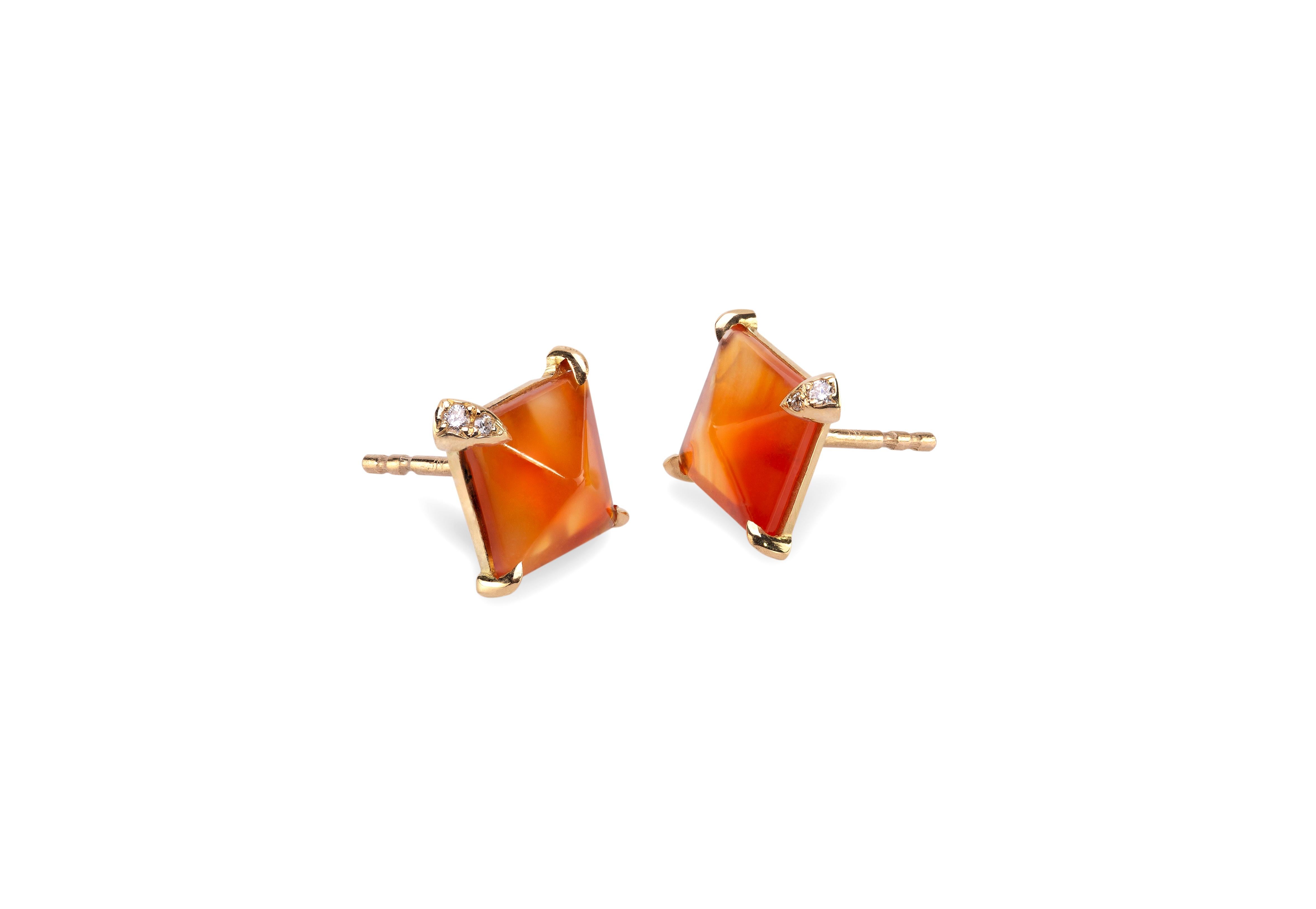 18 Carat Yellow Gold White Diamonds Carnelian Handcrafted Stud Design Earring In New Condition For Sale In Rome, IT