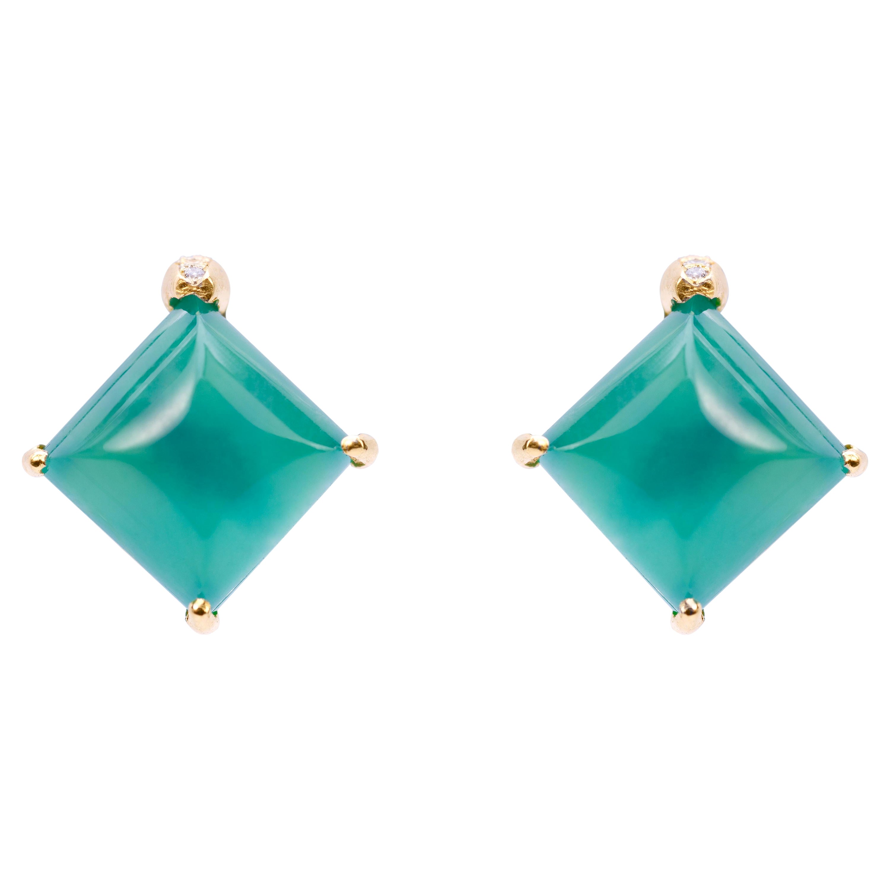 Orecchini di design con perno in oro giallo 18 carati, diamanti verdi e agata, cristallo di rocca.