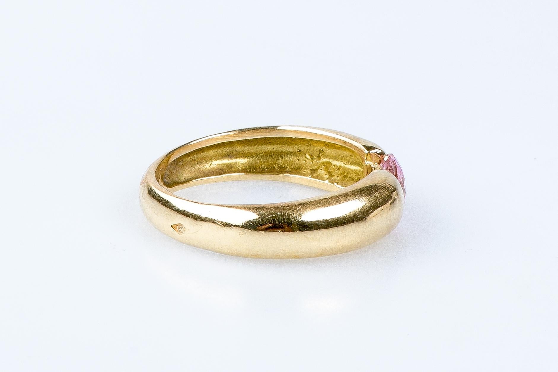 18 carat yellow gold zirconium oxide ring  For Sale 1