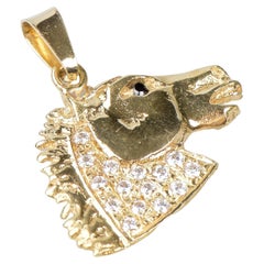 Pendentif cheval en or jaune 18 carats avec oxydes de zirconium et zirconium 