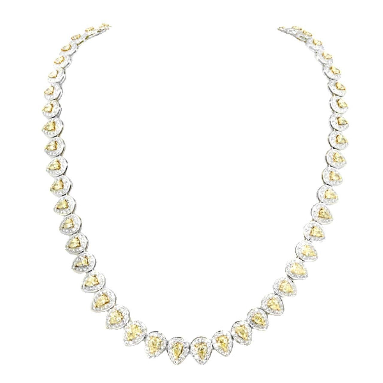 Taglio a goccia Collana con diamanti gialli Fancy Pear Cut certificati IGI in platino e oro giallo 18 carati in vendita