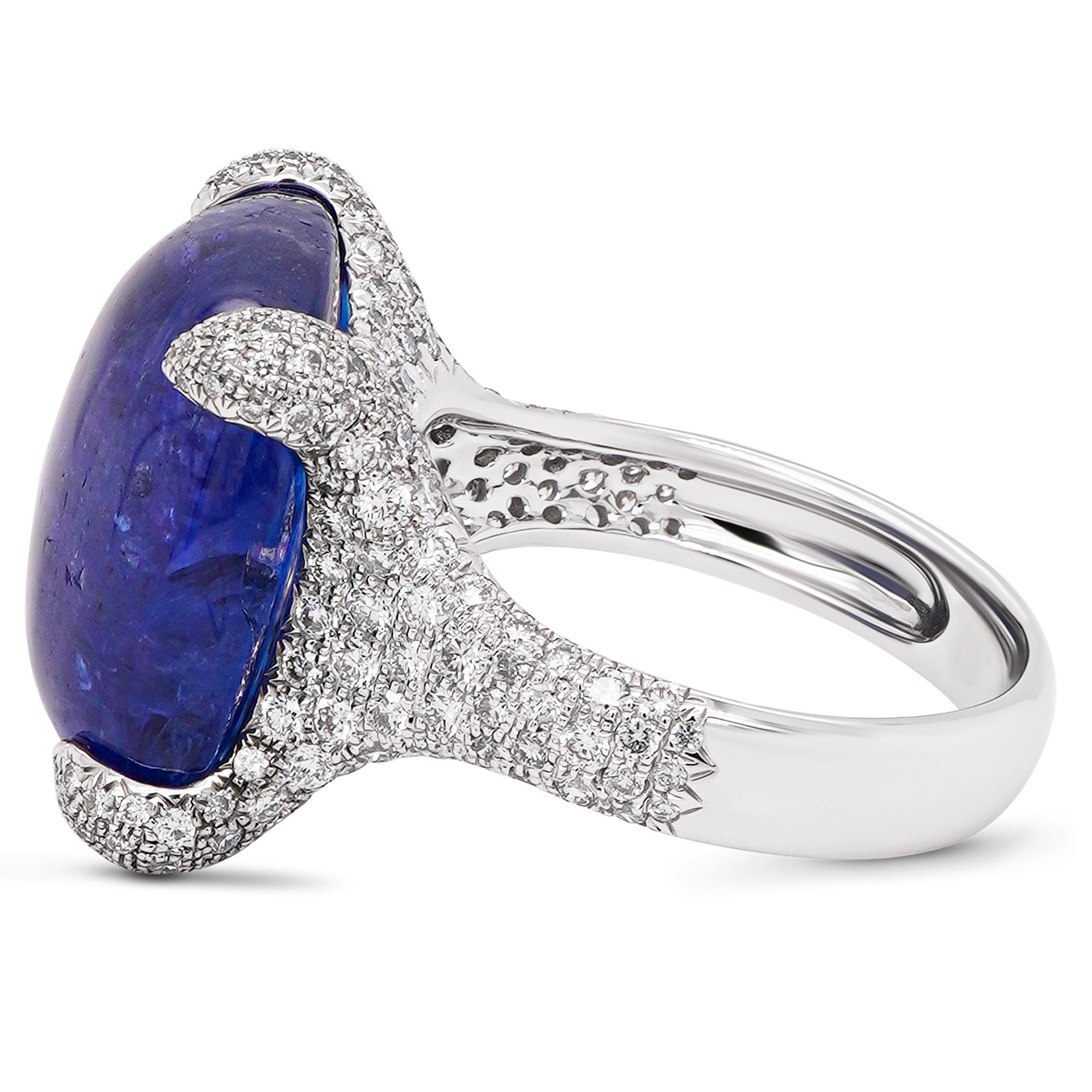 18 Karat Royal Tanzanite Zuckerhut & Diamant Cocktail Ring 18K (Kegel-Cabochon) im Angebot