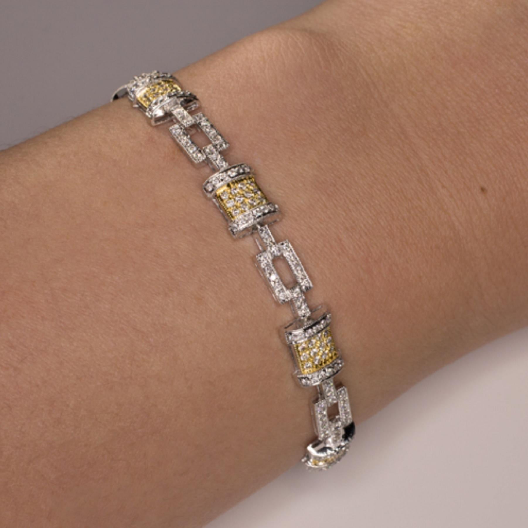 Modern 18 Carats White and Yellow Gold 2.50 Carats G Color Diamonds Tennis Bracelet