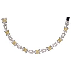 18 Carats White and Yellow Gold 2.50 Carats G Color Diamonds Tennis Bracelet