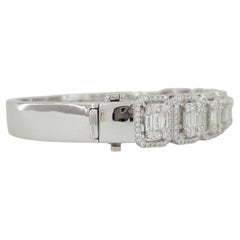 Armreif aus 18 Karat Weißgold mit 3,30 Karat Diamanten