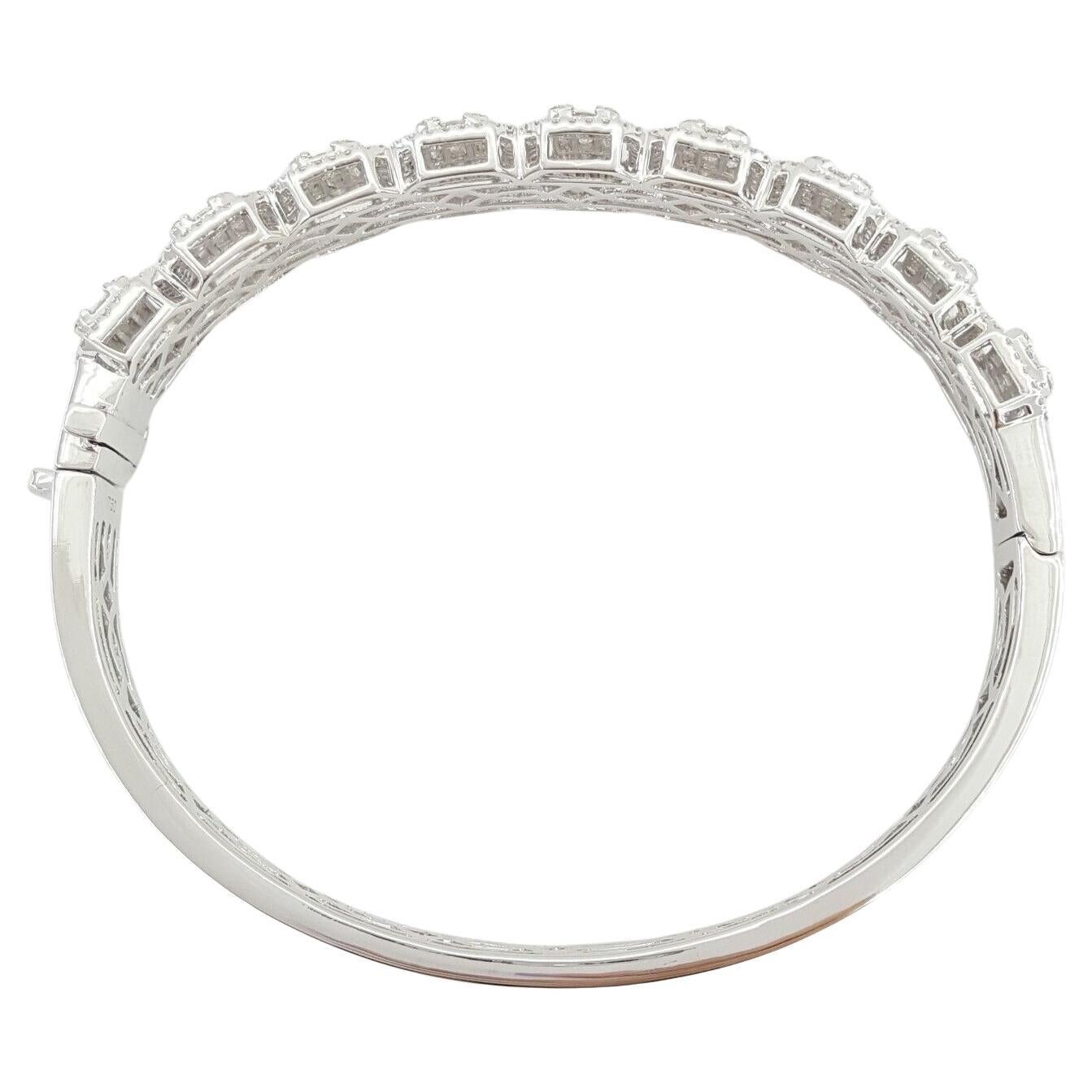 Pulsera de oro blanco de 18 quilates y 3,30 quilates de diamantes Corte redondo en venta