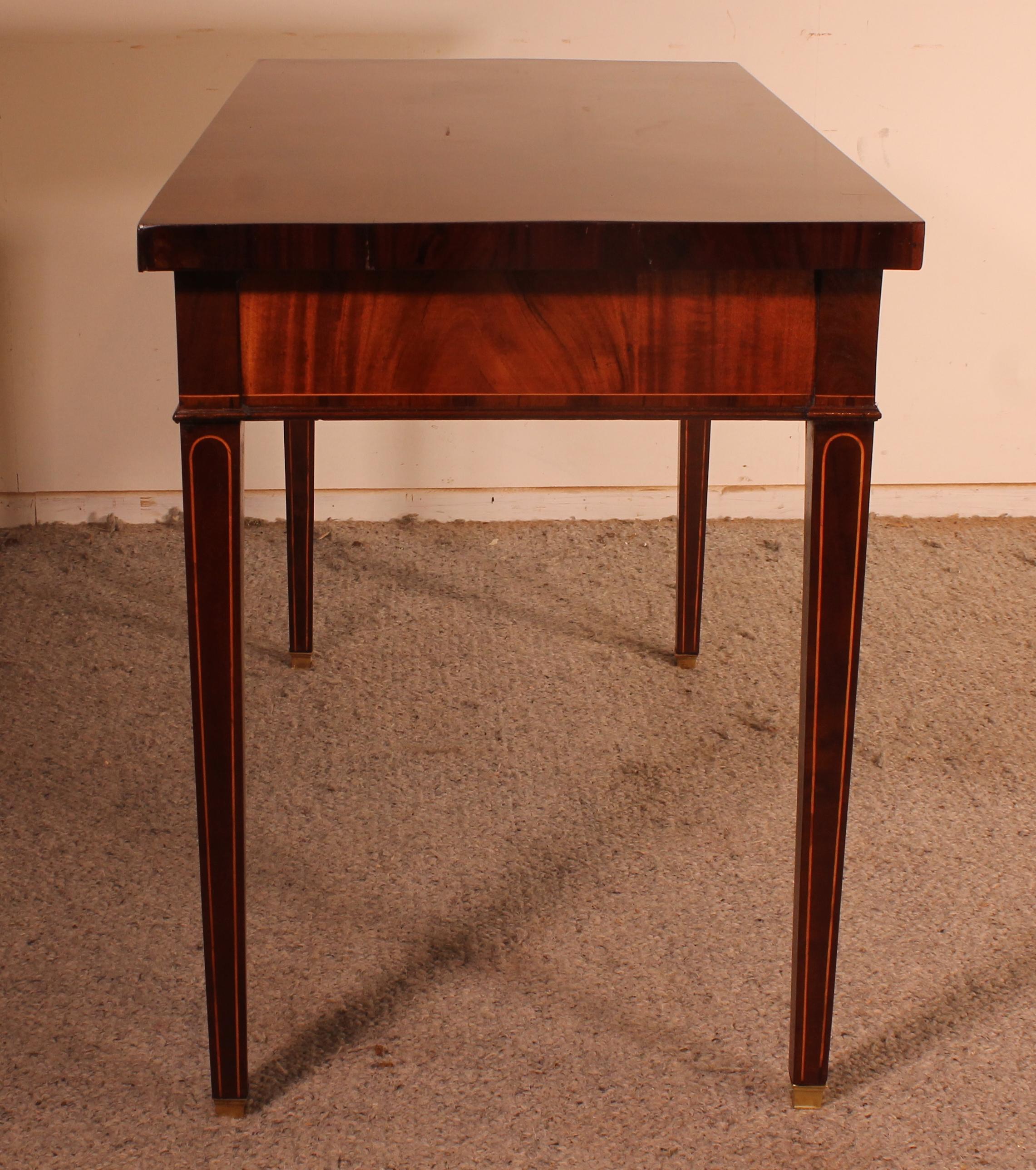 18th Century Desk in Mahogany and Marquetry--Georgian Period For Sale 5
