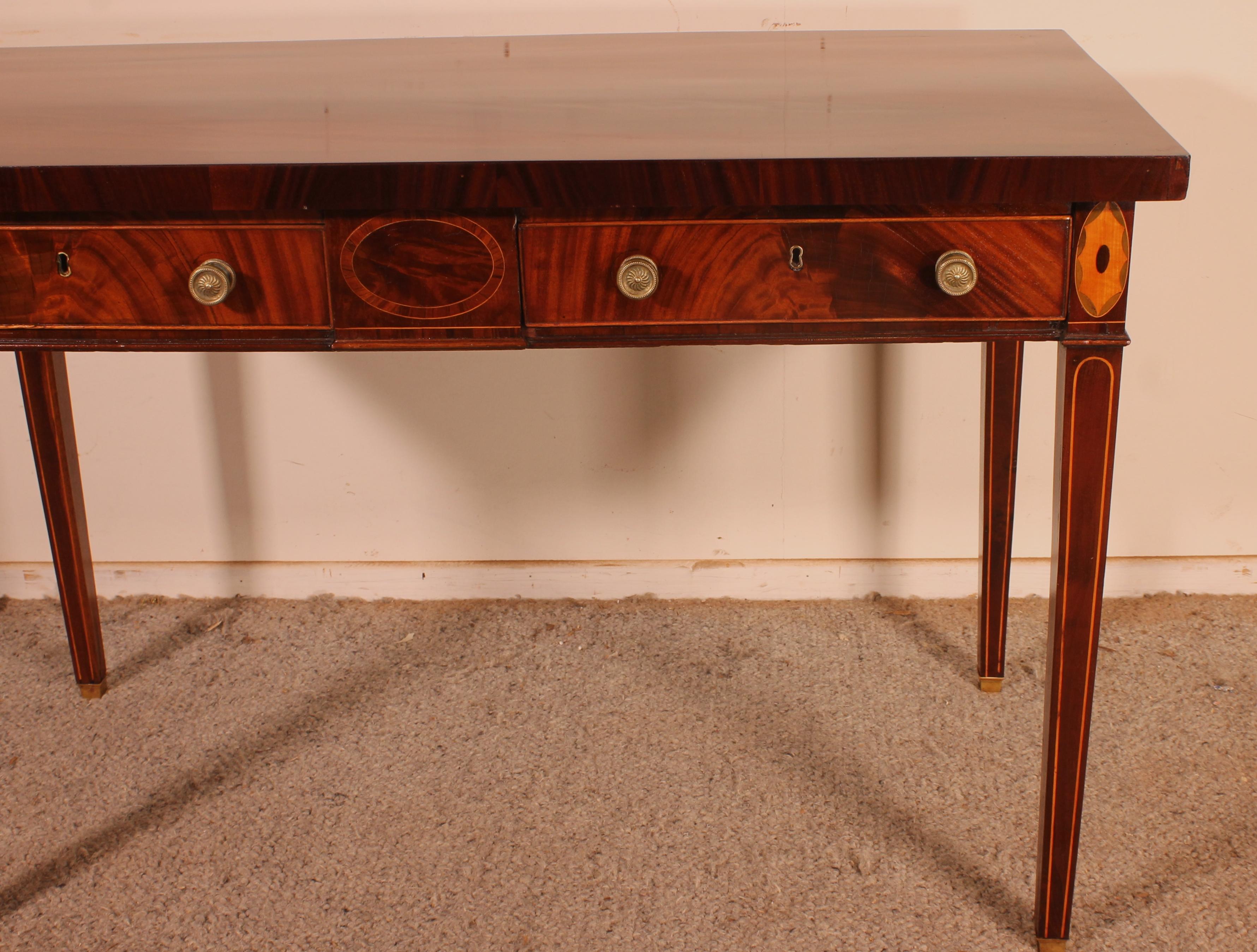 18th Century Desk in Mahogany and Marquetry--Georgian Period In Good Condition For Sale In Brussels, Brussels