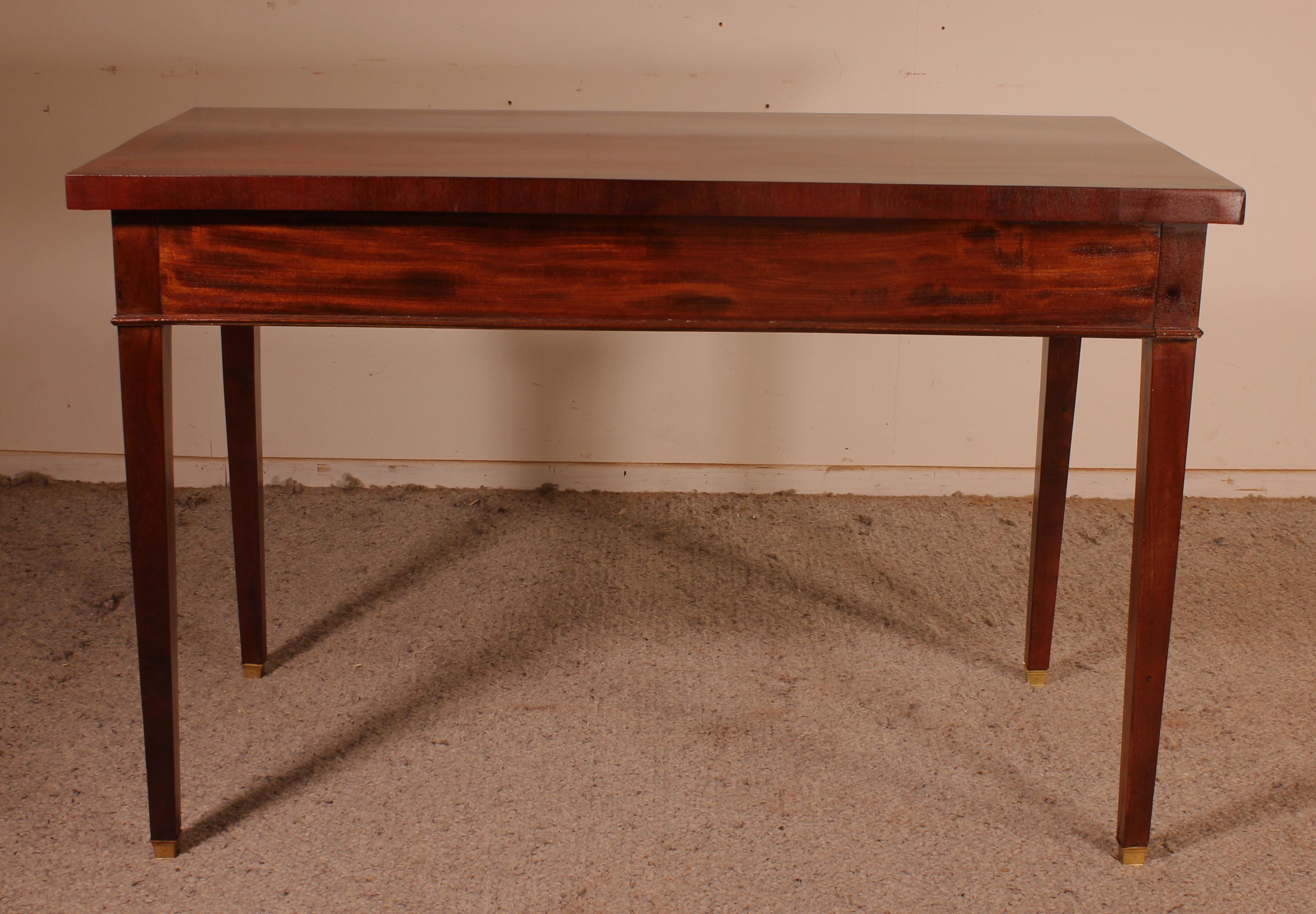18th Century Desk in Mahogany and Marquetry--Georgian Period For Sale 4