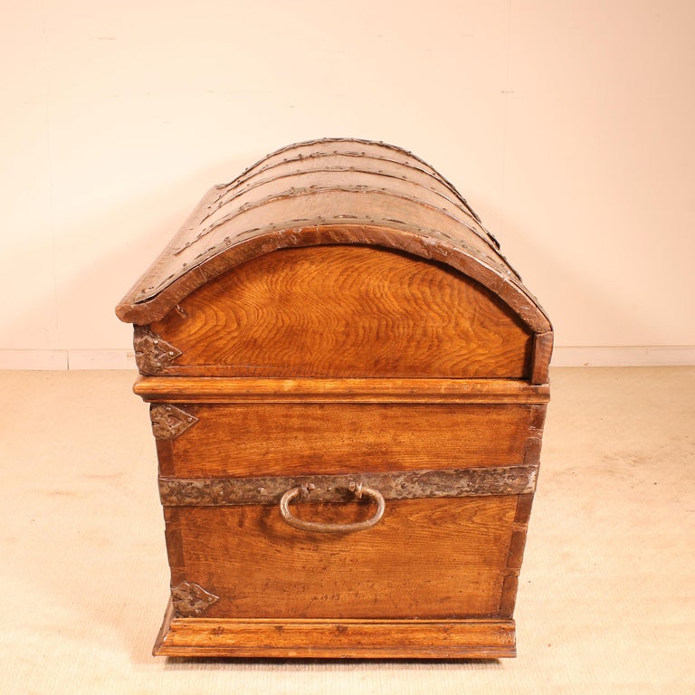 18th Century German Chest in Oak For Sale at 1stDibs