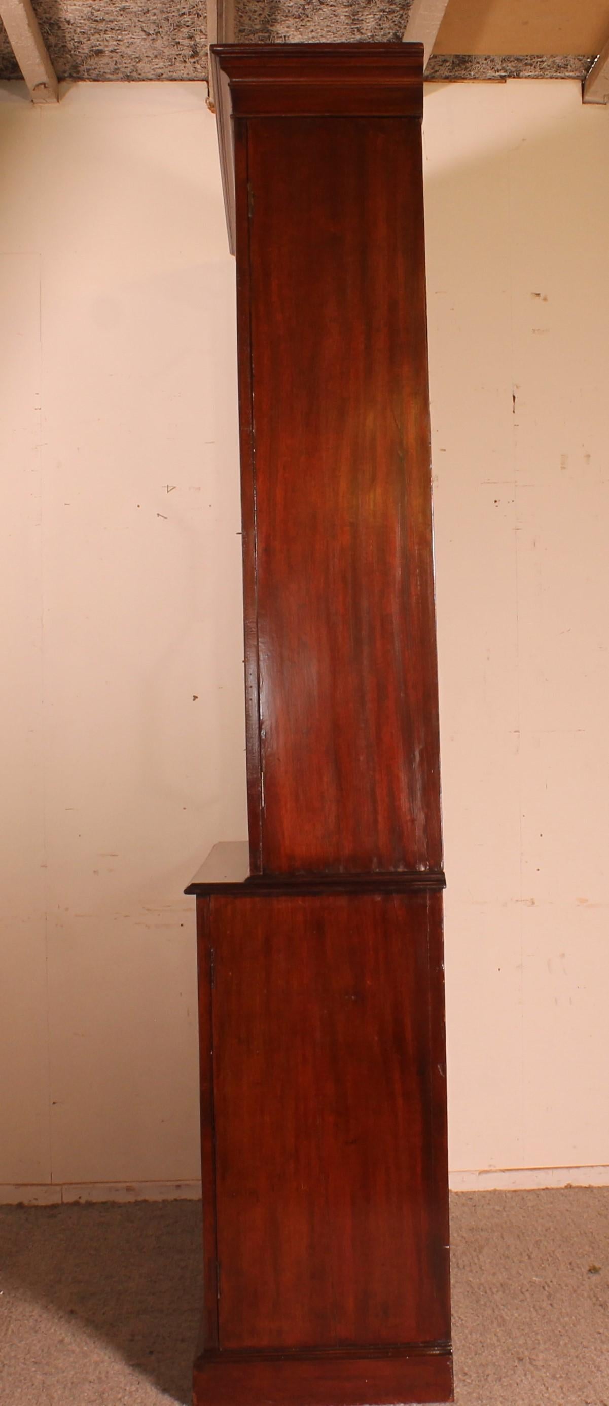 18 Century Hepplewhite Bookcase in Mahogany circa 1775 For Sale 5