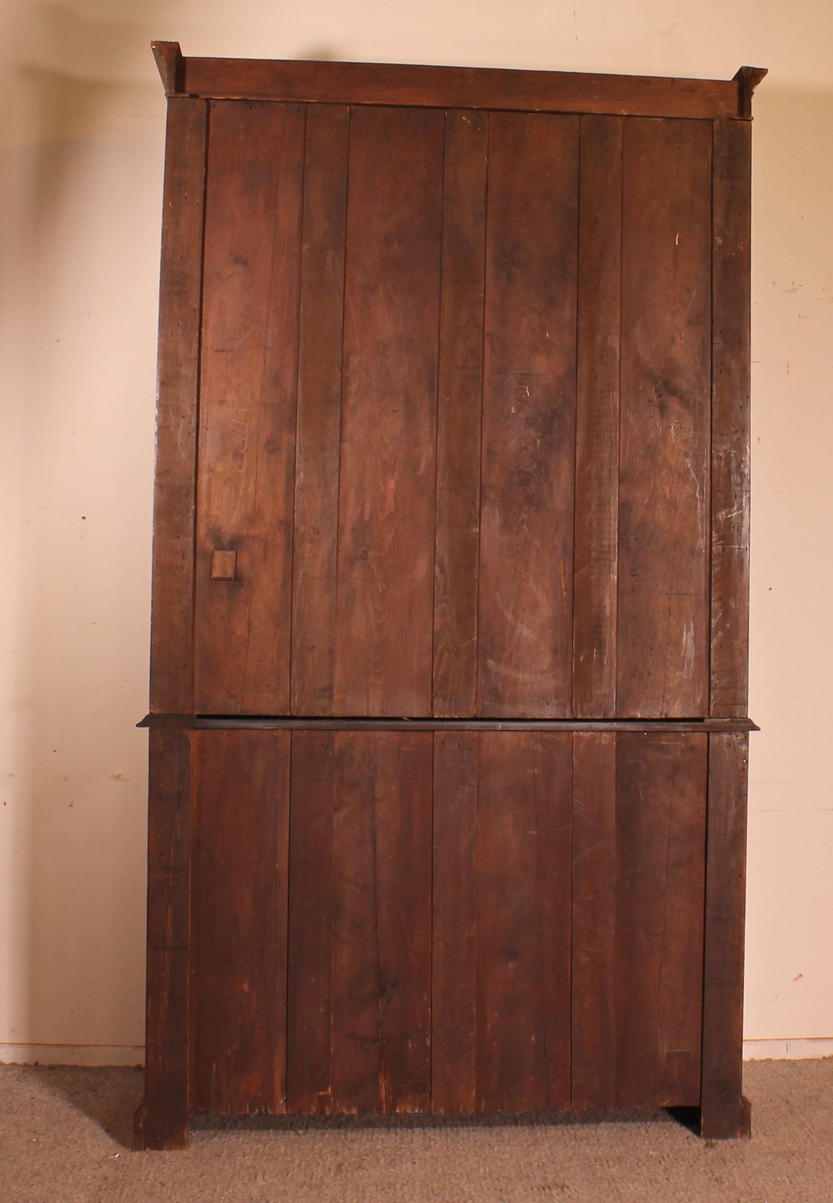 18 Century Hepplewhite Bookcase in Mahogany circa 1775 For Sale 6