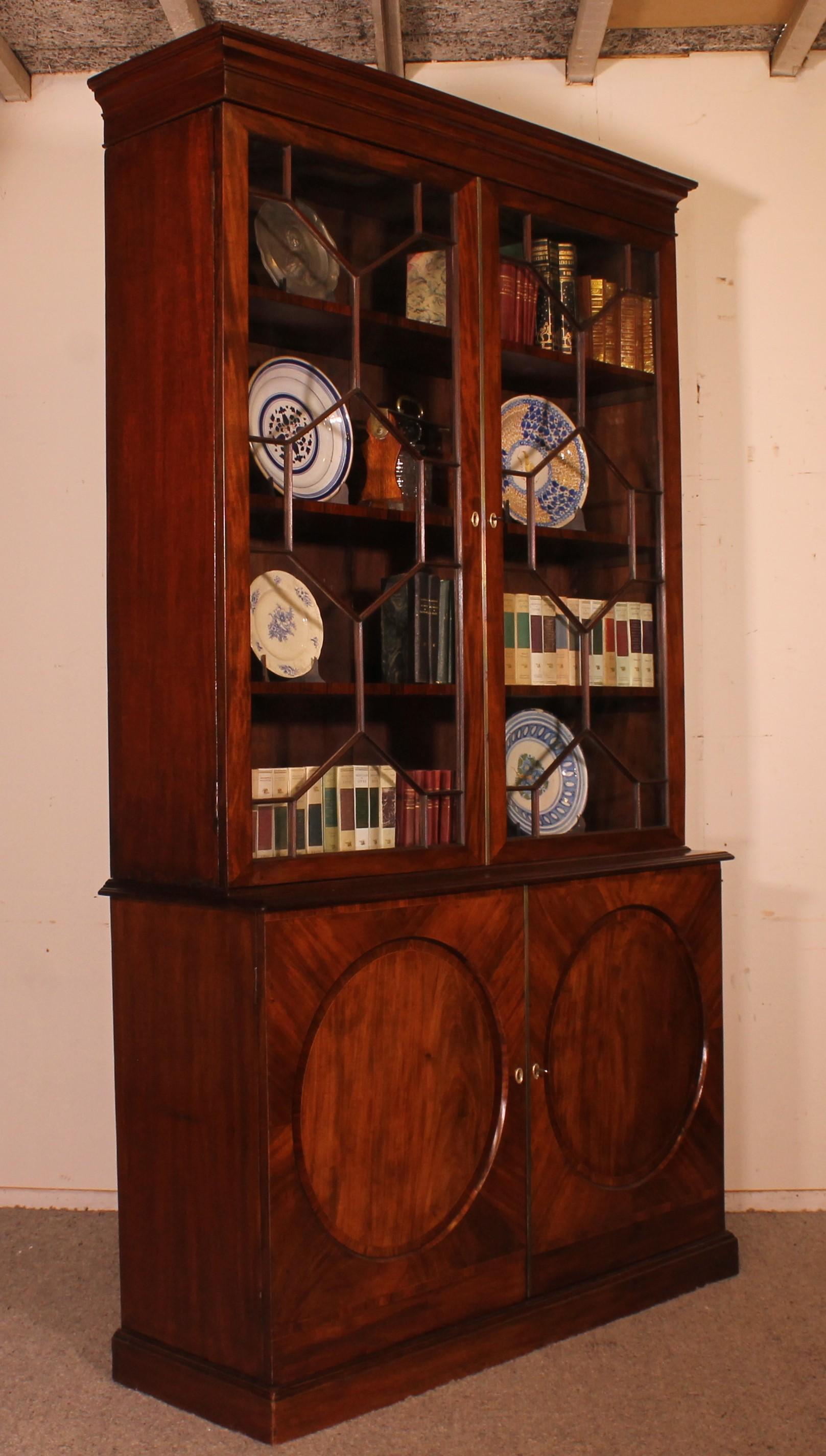 18 Jahrhundert Hepplewhite Bücherregal in Mahagoni um 1775 im Angebot 9