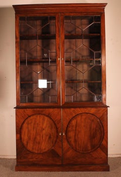 18 Century Hepplewhite Bookcase in Mahogany circa 1775