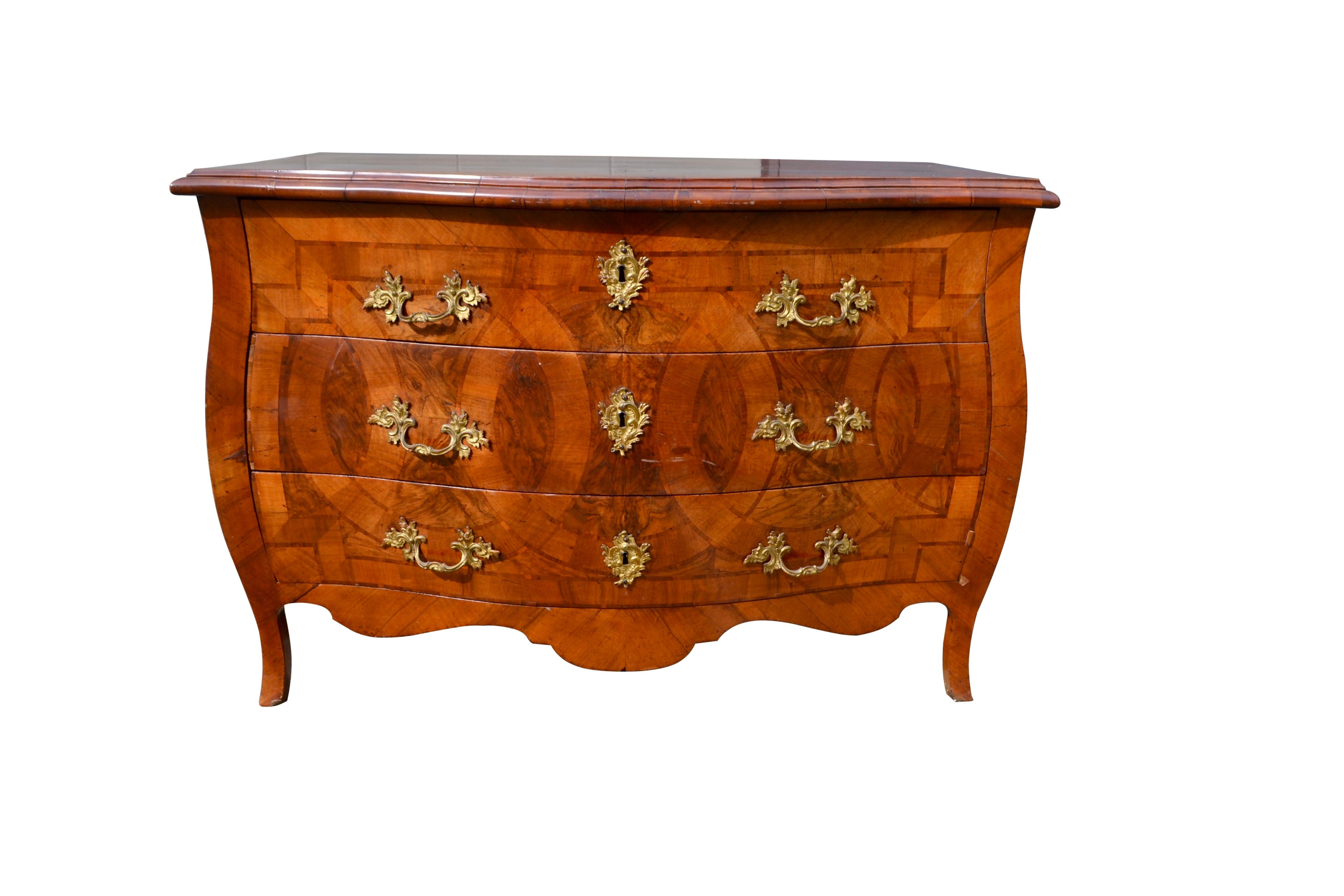 18th Century Italian Louis XV Period Marquetry Bombe Chest of Drawers In Good Condition For Sale In Vancouver, British Columbia