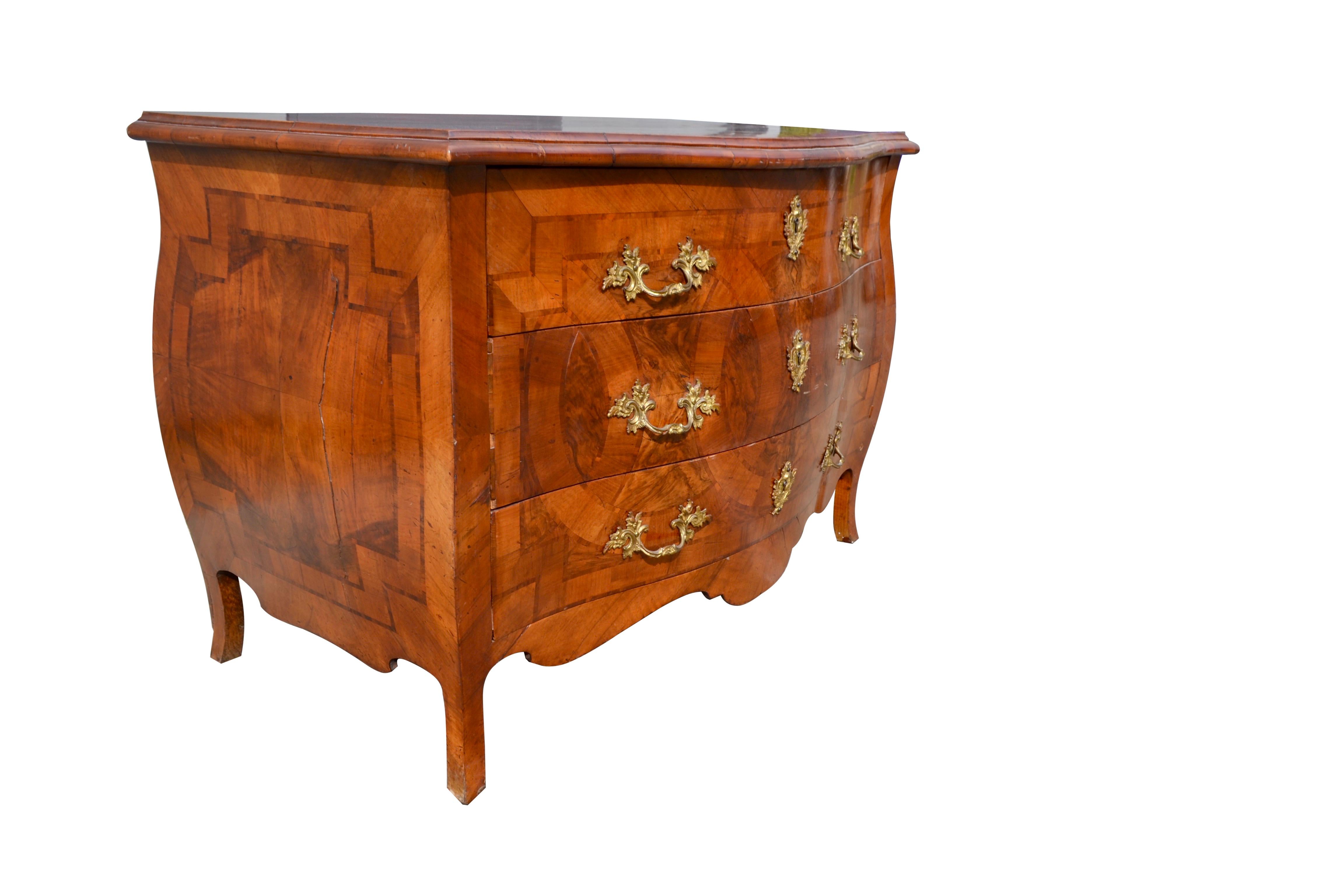 18th Century Italian Louis XV Period Marquetry Bombe Chest of Drawers For Sale 1