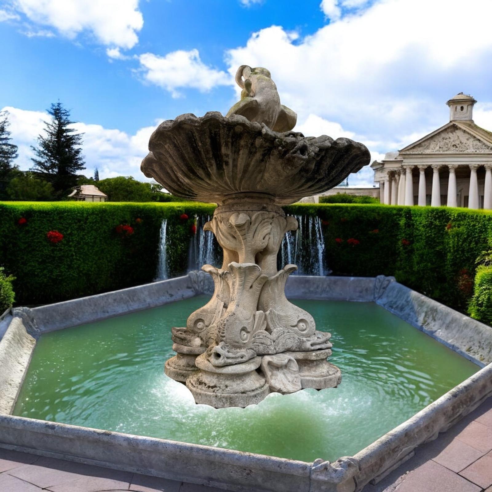 18' Century Monumental Italian Water Fountain with Delphine Sculptures In Good Condition For Sale In Rome, IT