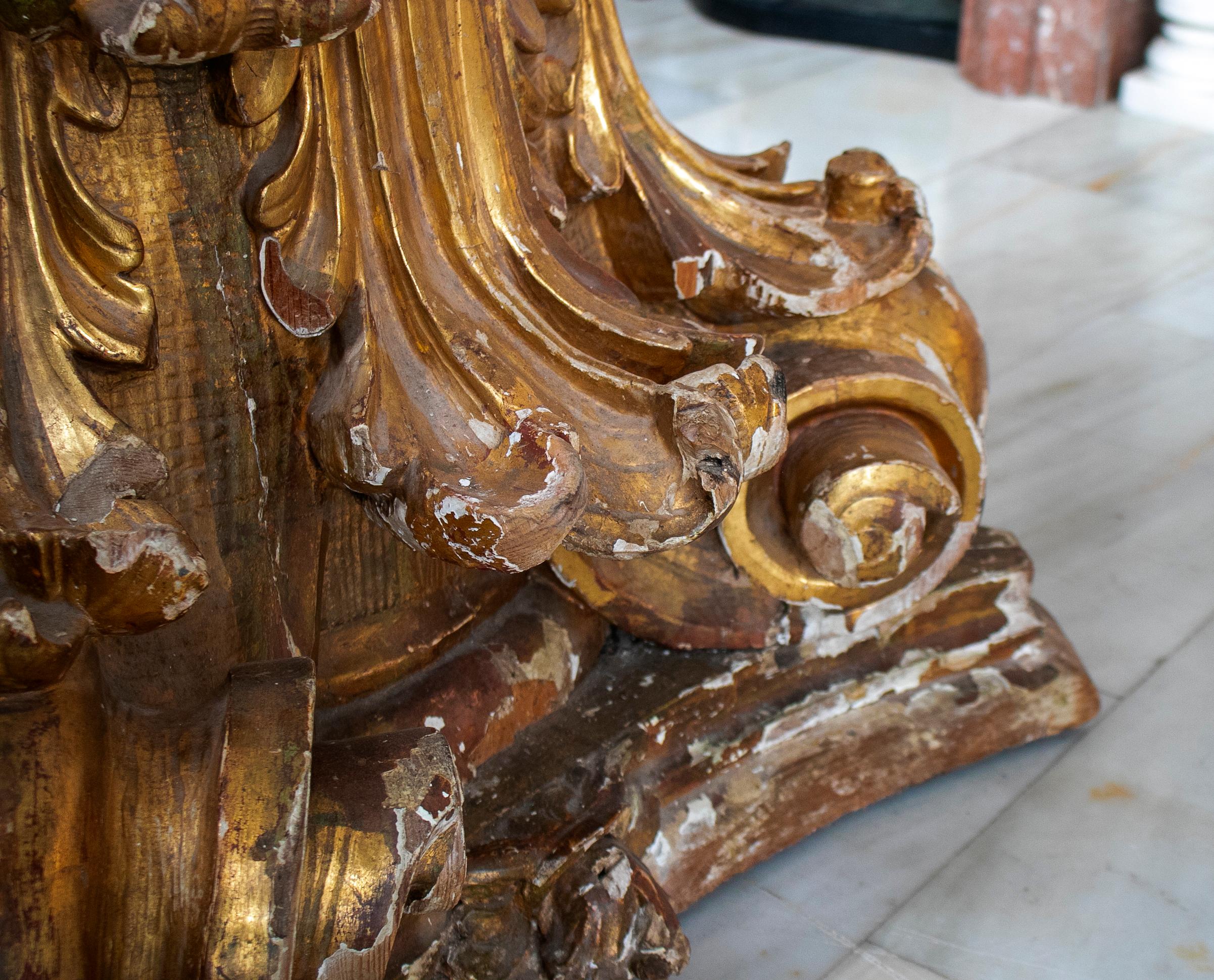 18th Century Spanish Wooden Corinthian Capital Table Base For Sale 6