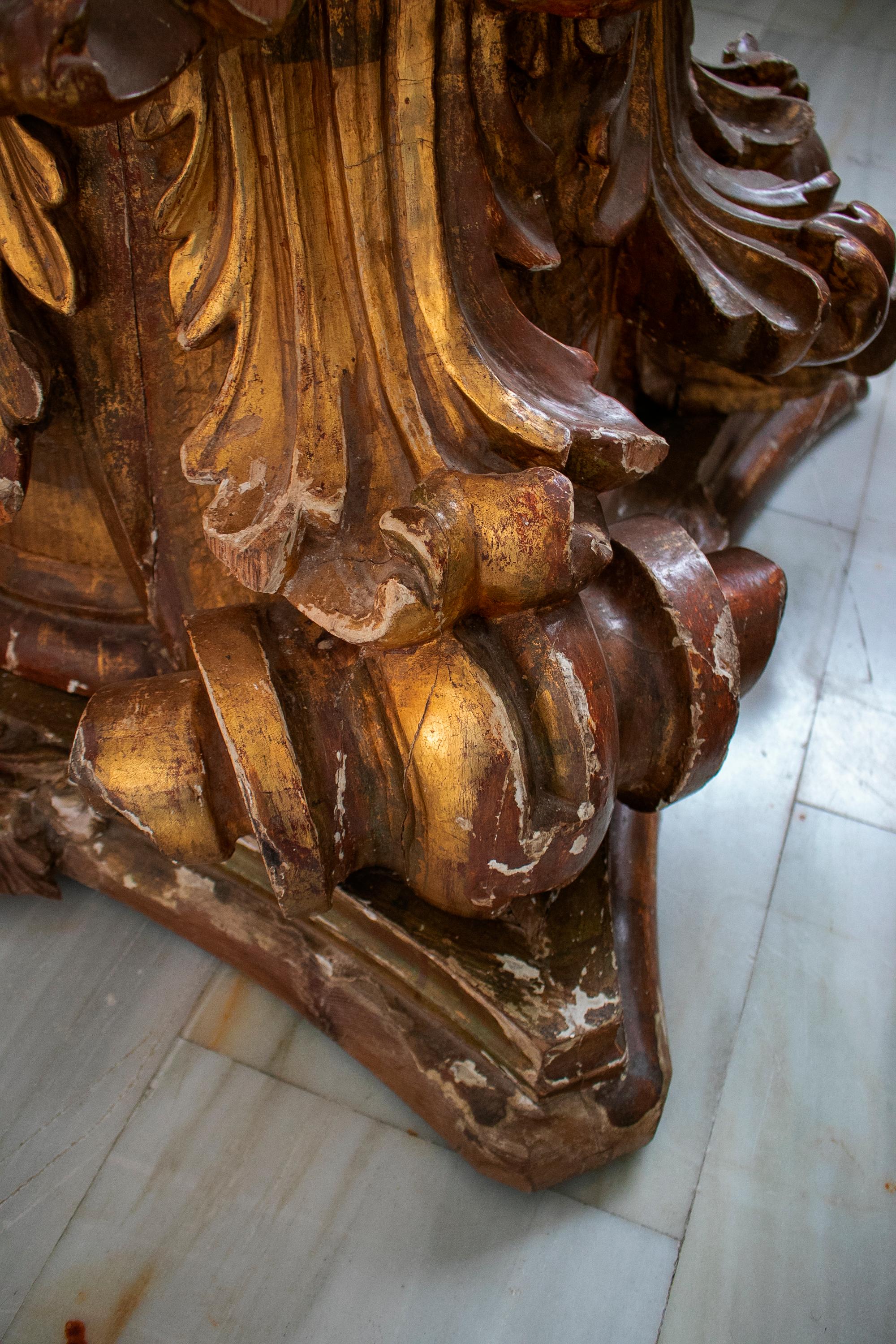 18th Century Spanish Wooden Corinthian Capital Table Base For Sale 9