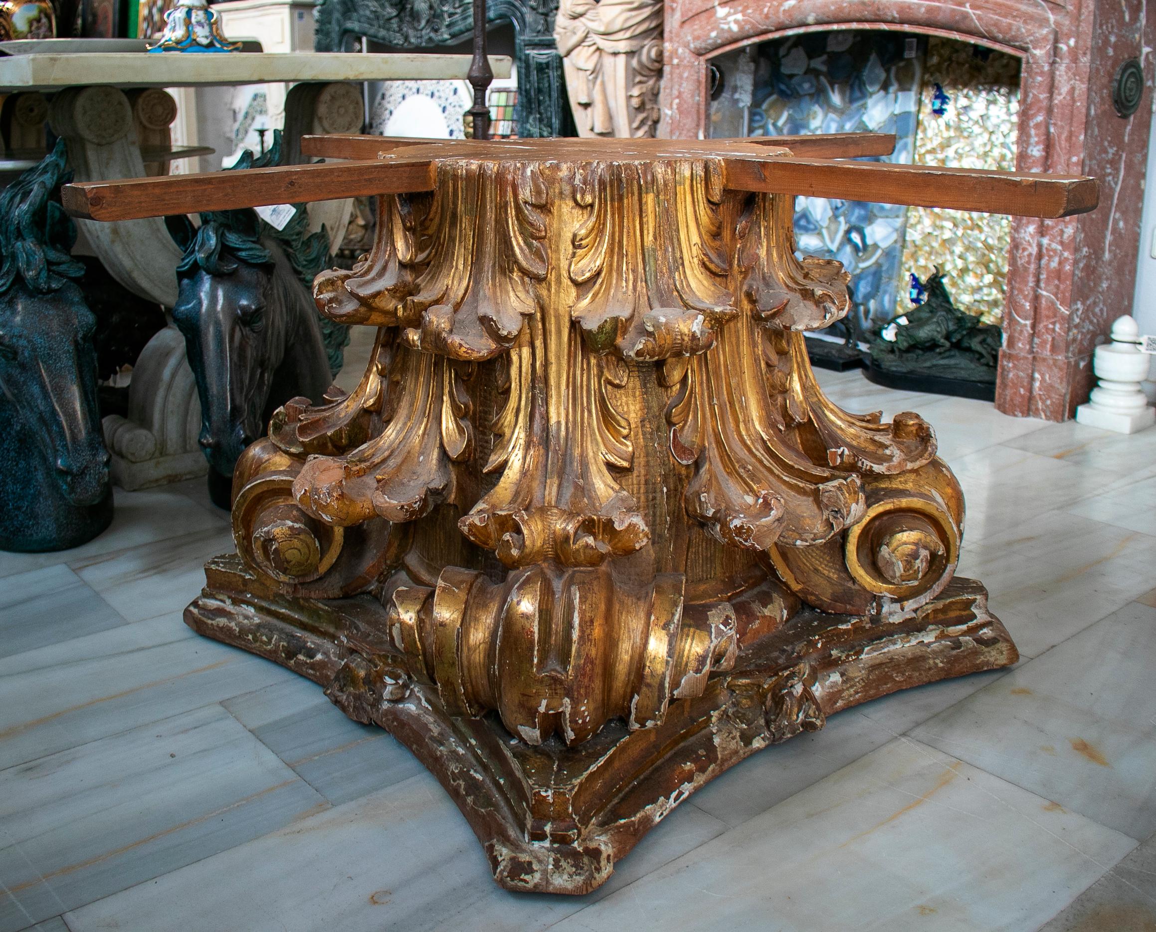 18th Century and Earlier 18th Century Spanish Wooden Corinthian Capital Table Base For Sale