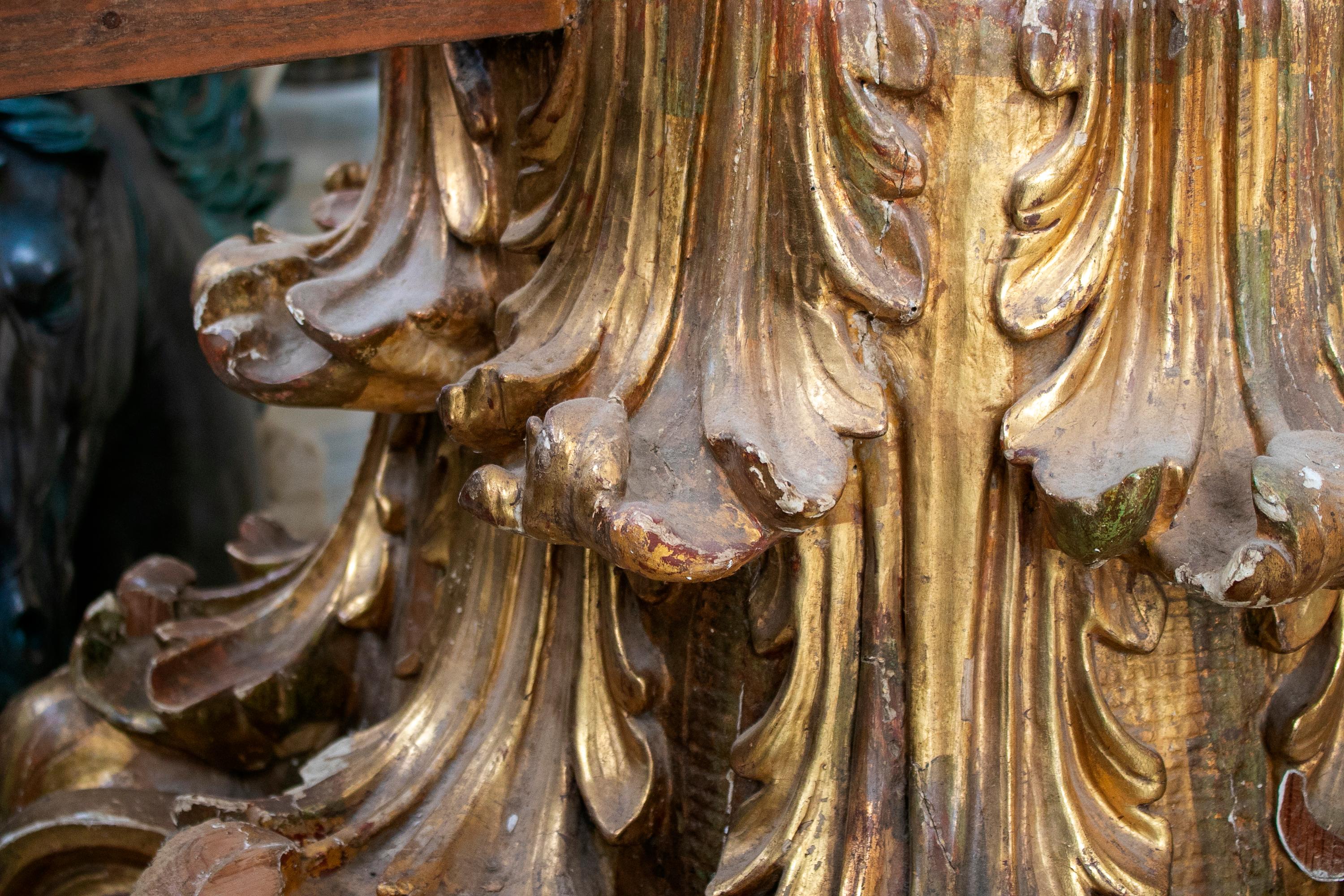 18th Century Spanish Wooden Corinthian Capital Table Base For Sale 2