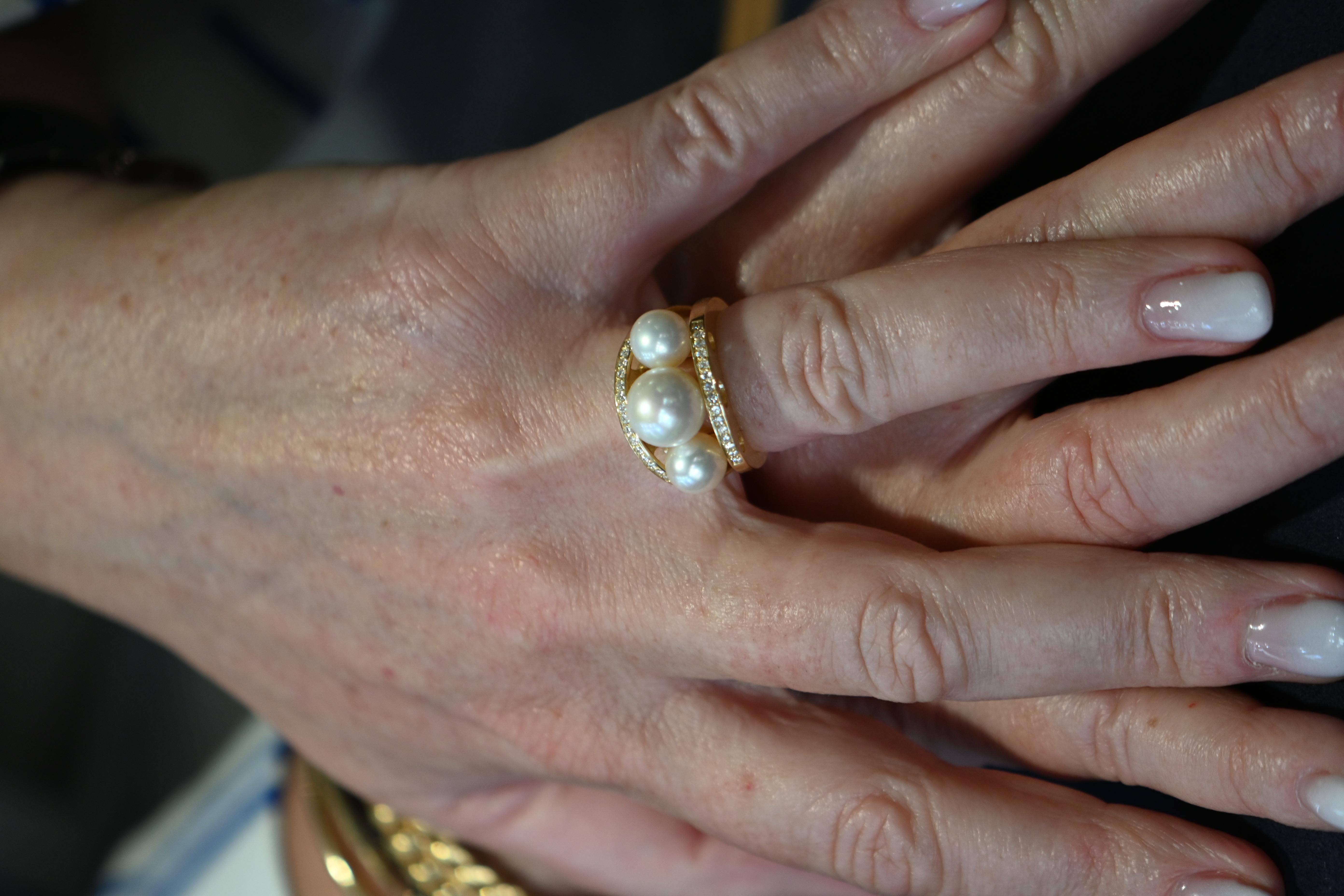18 Karat Goldring mit Perlen und 0,300 Karat Diamanten verziert 6