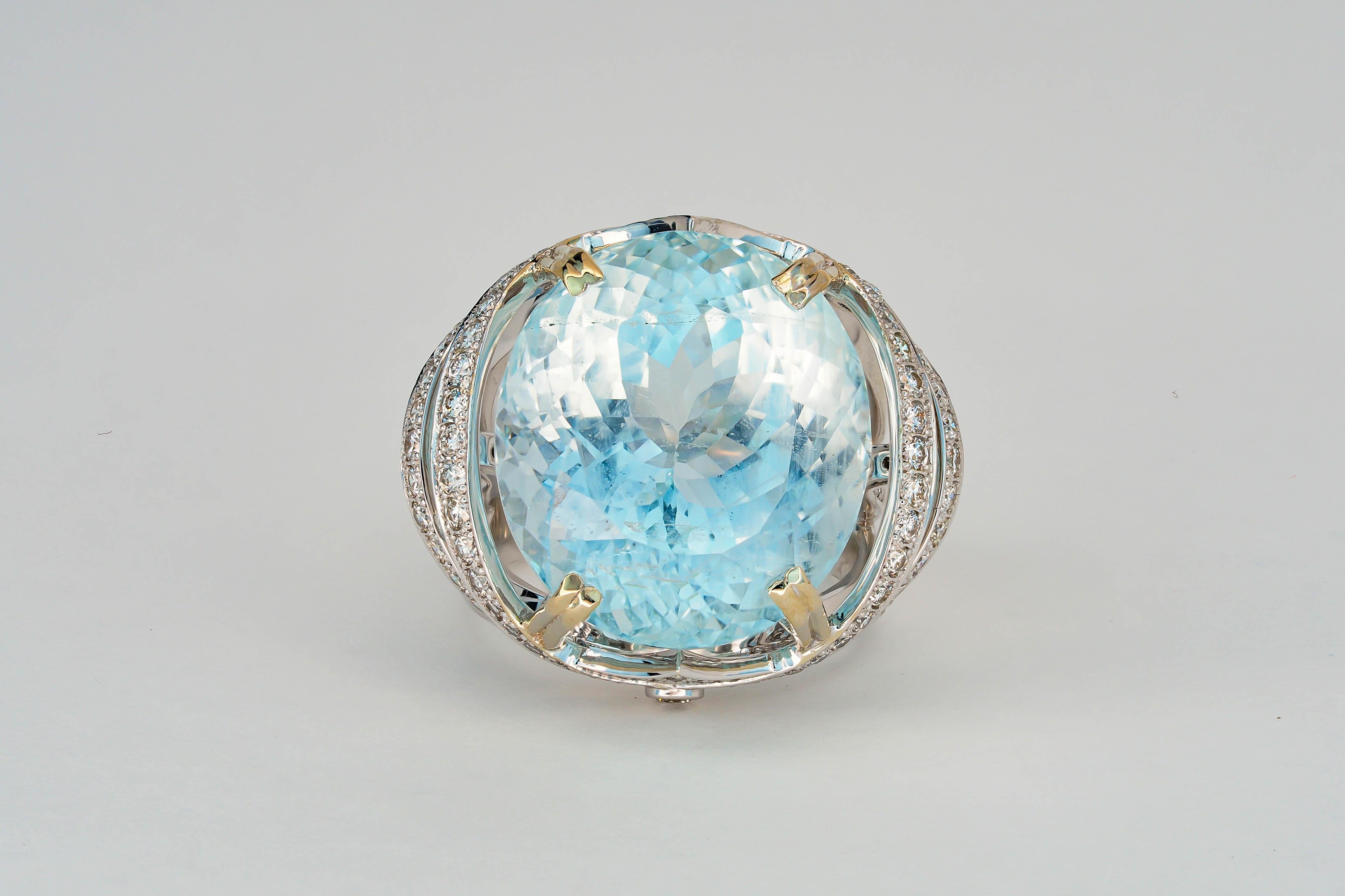 Women's or Men's 18 Ct Gold Ring with 25 Ct aquamarine and Diamonds