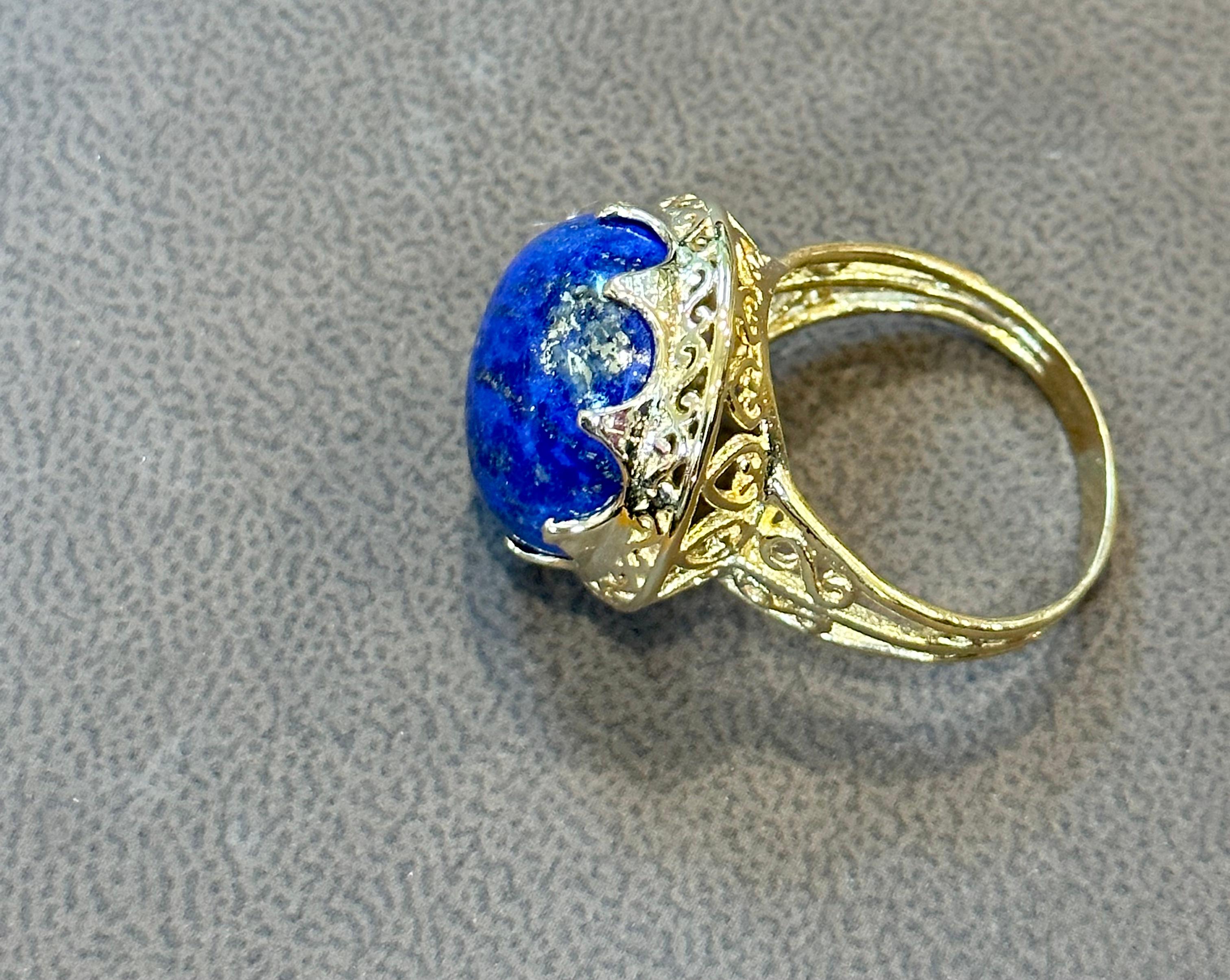 18 Ct Round Natural Cabochon Lapis Lazuli Ring in 14 Kt Yellow Gold, Estate For Sale 2