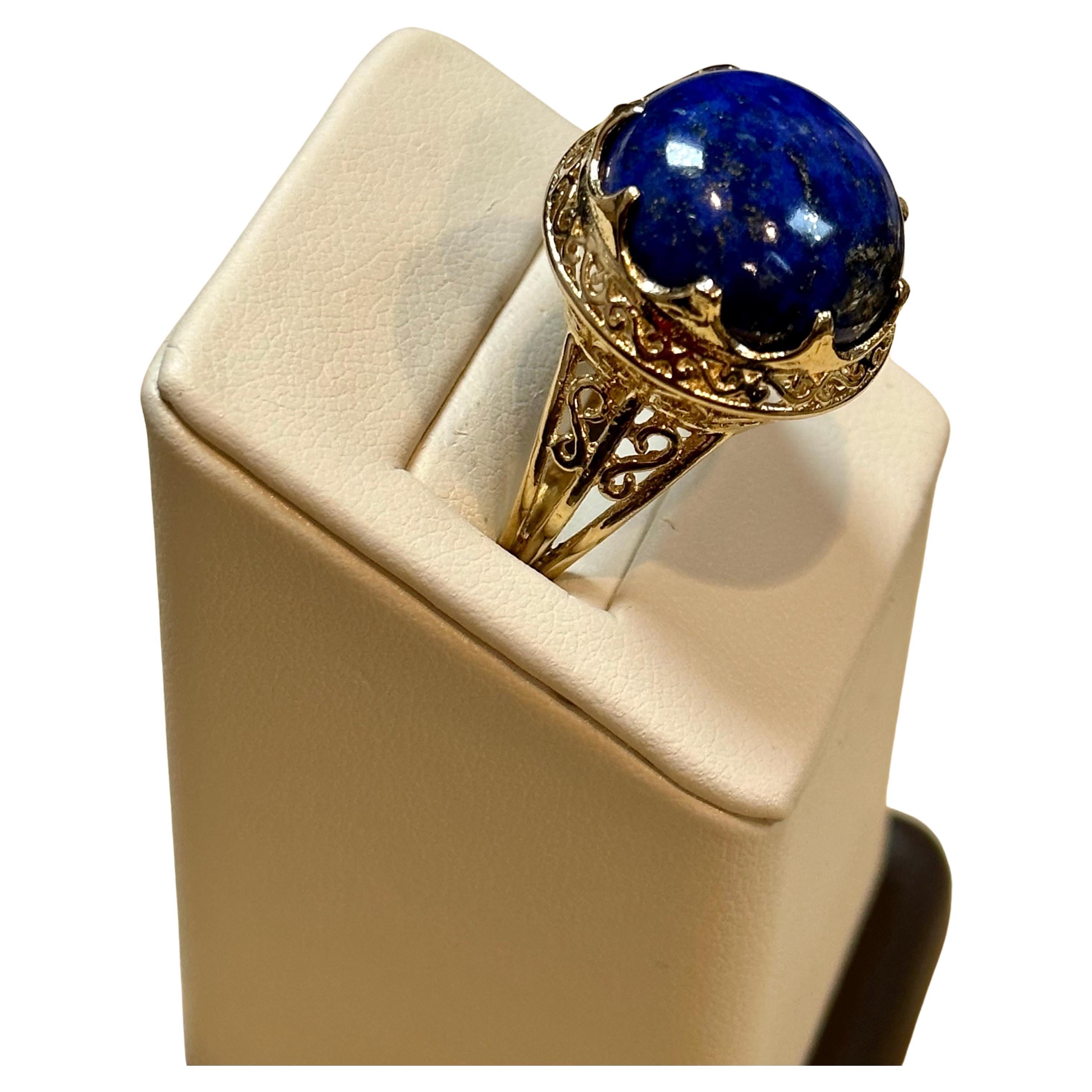 18 Ct Round Natural Cabochon Lapis Lazuli Ring in 14 Kt Yellow Gold, Estate For Sale