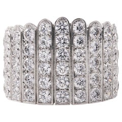 18 Ct White Gold Diamond-Set 2.44 Carats Tiara inspired Ring