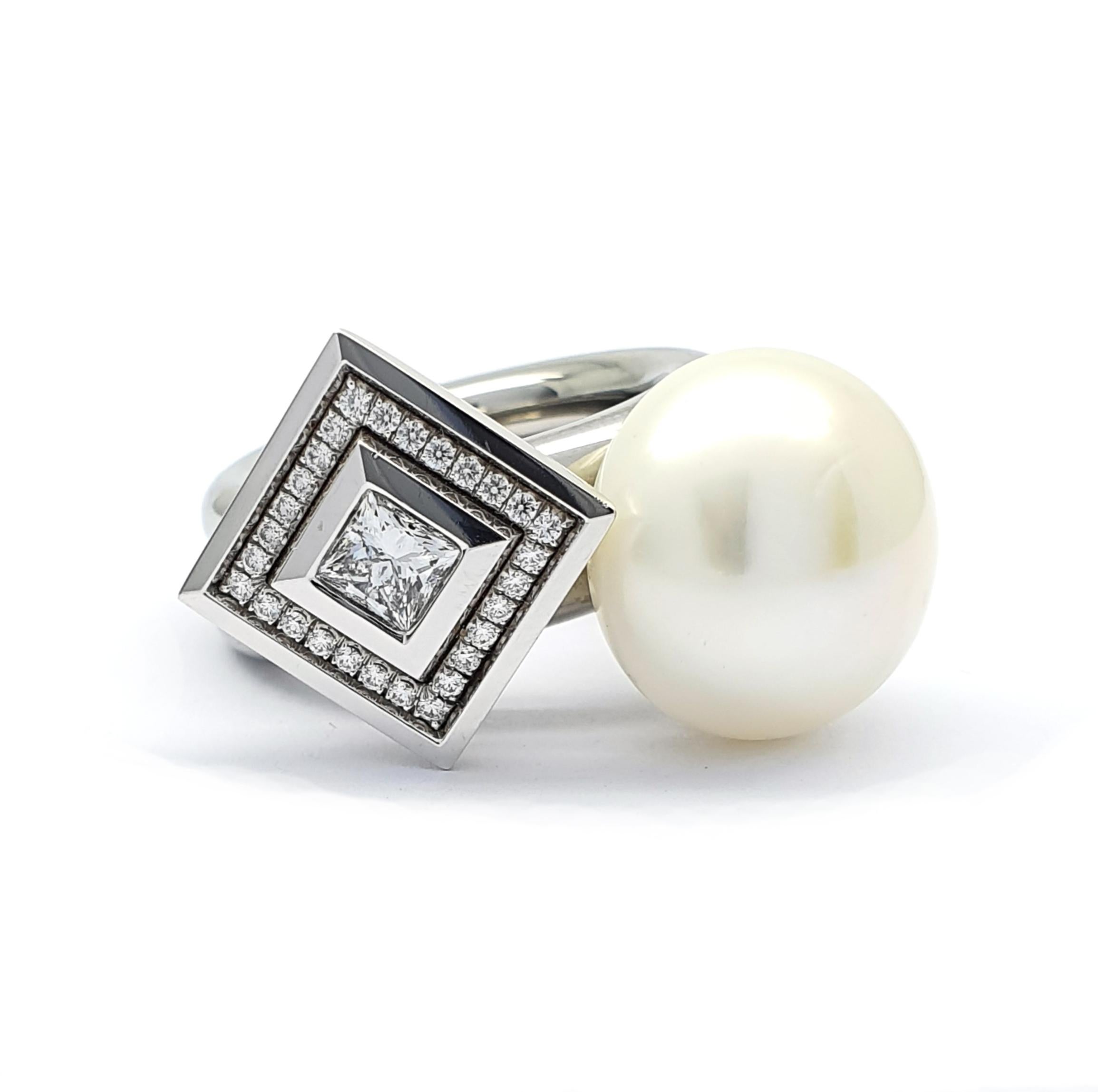 18 Carat White Gold Ring part with an 0.53 Carat Princess Cut Diamond & Diamonds For Sale 1