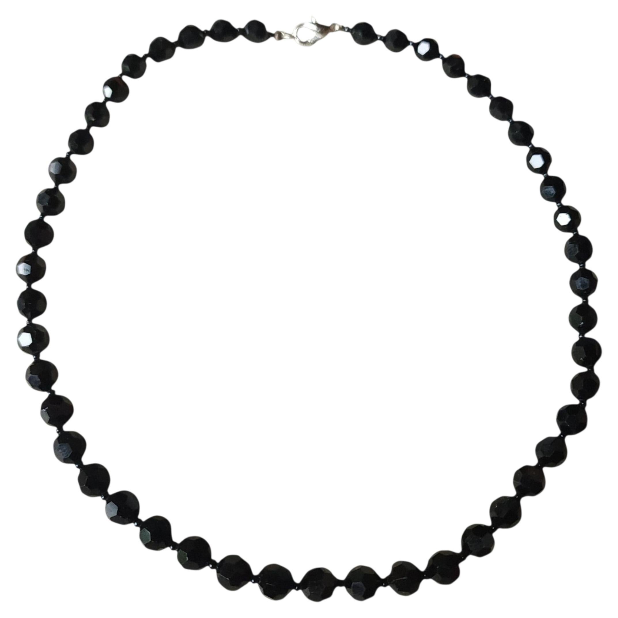 Collar largo tipo «flapper» con cuentas de cristal negro facetado de Bohemia checa de 18", década de 1930