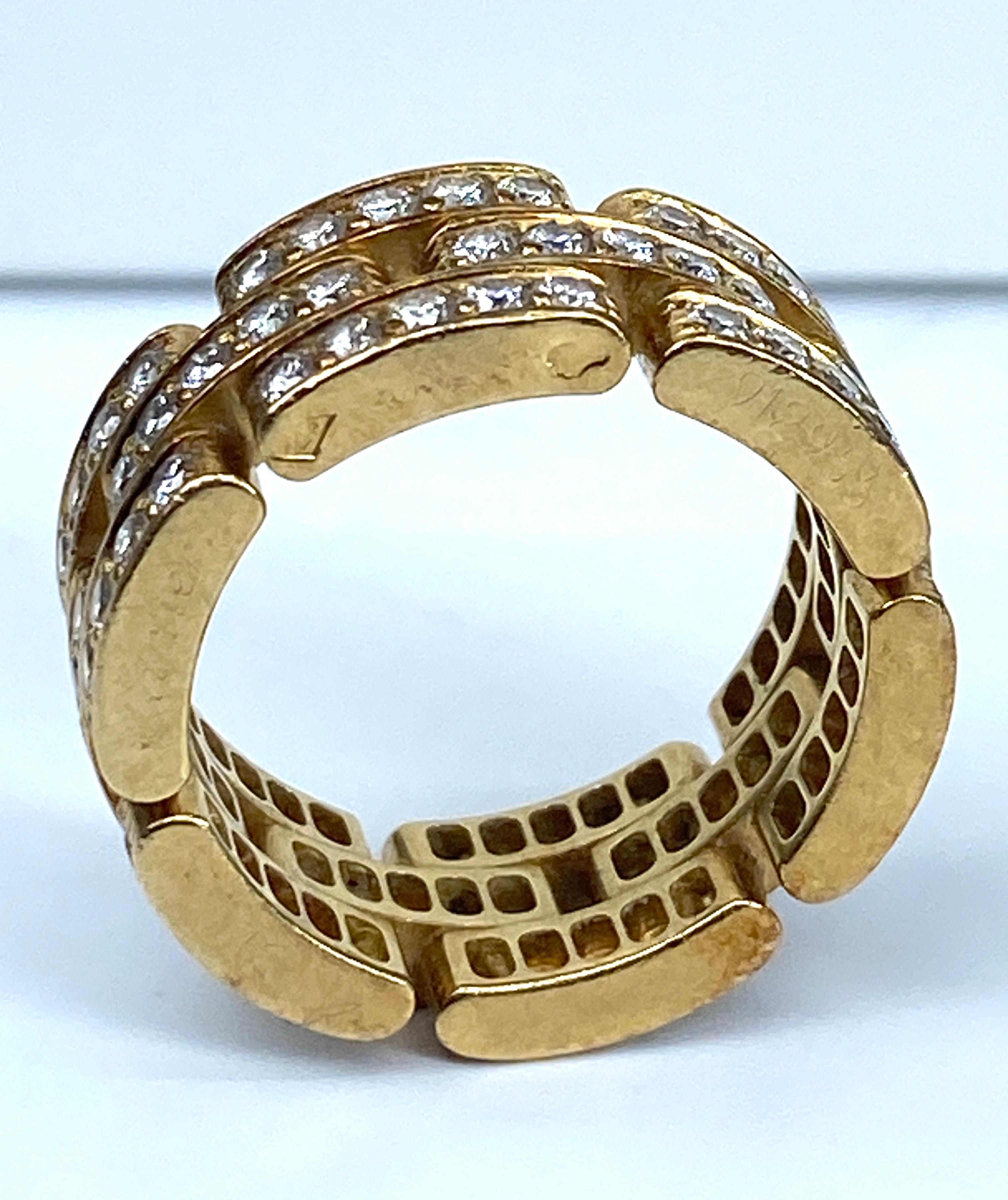 Round Cut 18 gold ring, panther link signed CARTIER  For Sale