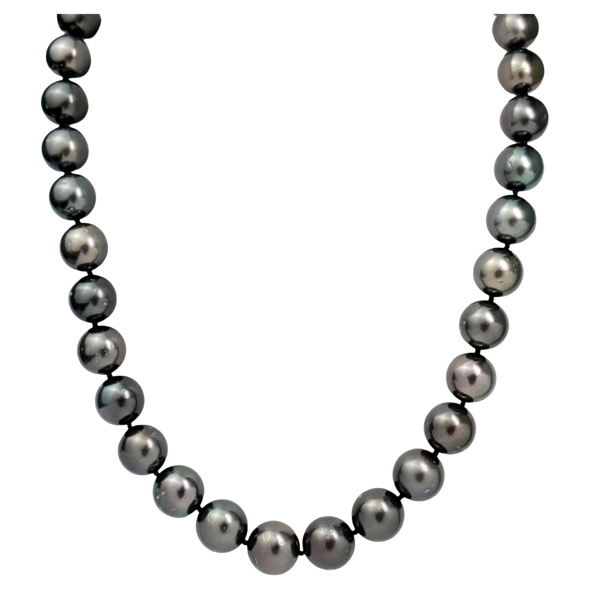 18" Grey Tahitian Pearl Necklace in 14K Yellow Gold For Sale
