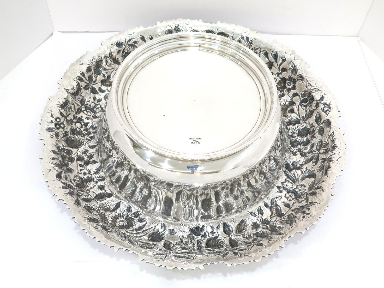 Sterling Silver S. Kirk & Son Antique Floral Repousse Bowl / Centerpiece In Good Condition In Brooklyn, NY