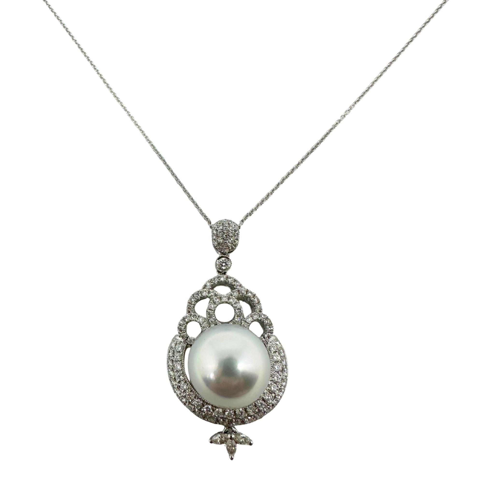 Collar de oro blanco de 18 quilates con diamantes y perlas - 0.75ct en Bueno estado para la venta en New York, NY