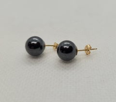 18 Inch 8.3mm Hematite Beads Knotted, 14kt Yellow Gold Clasp 14kt Friction Studs