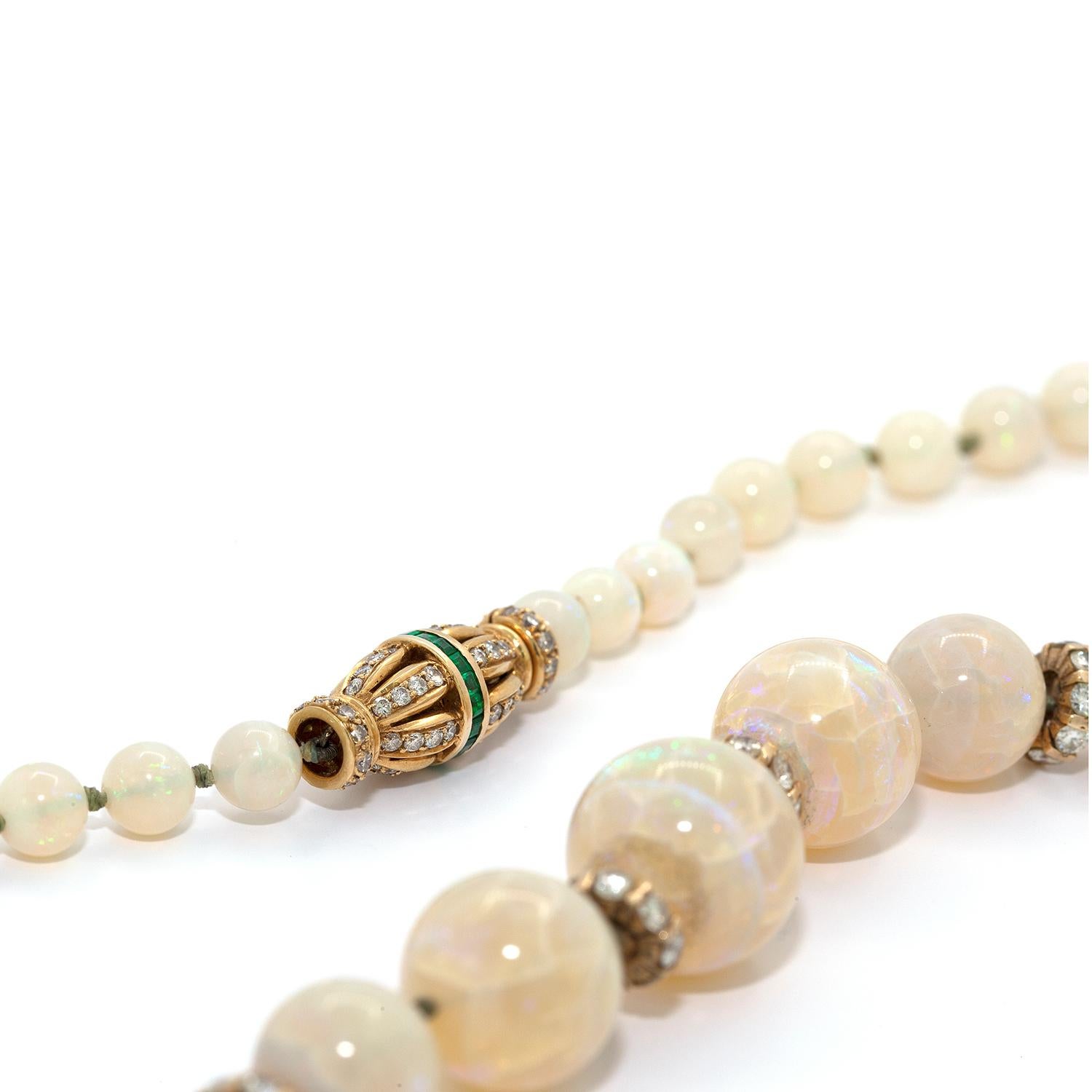Opal Necklace with Diamond Roundels and Clasp In Good Condition For Sale In New York, NY