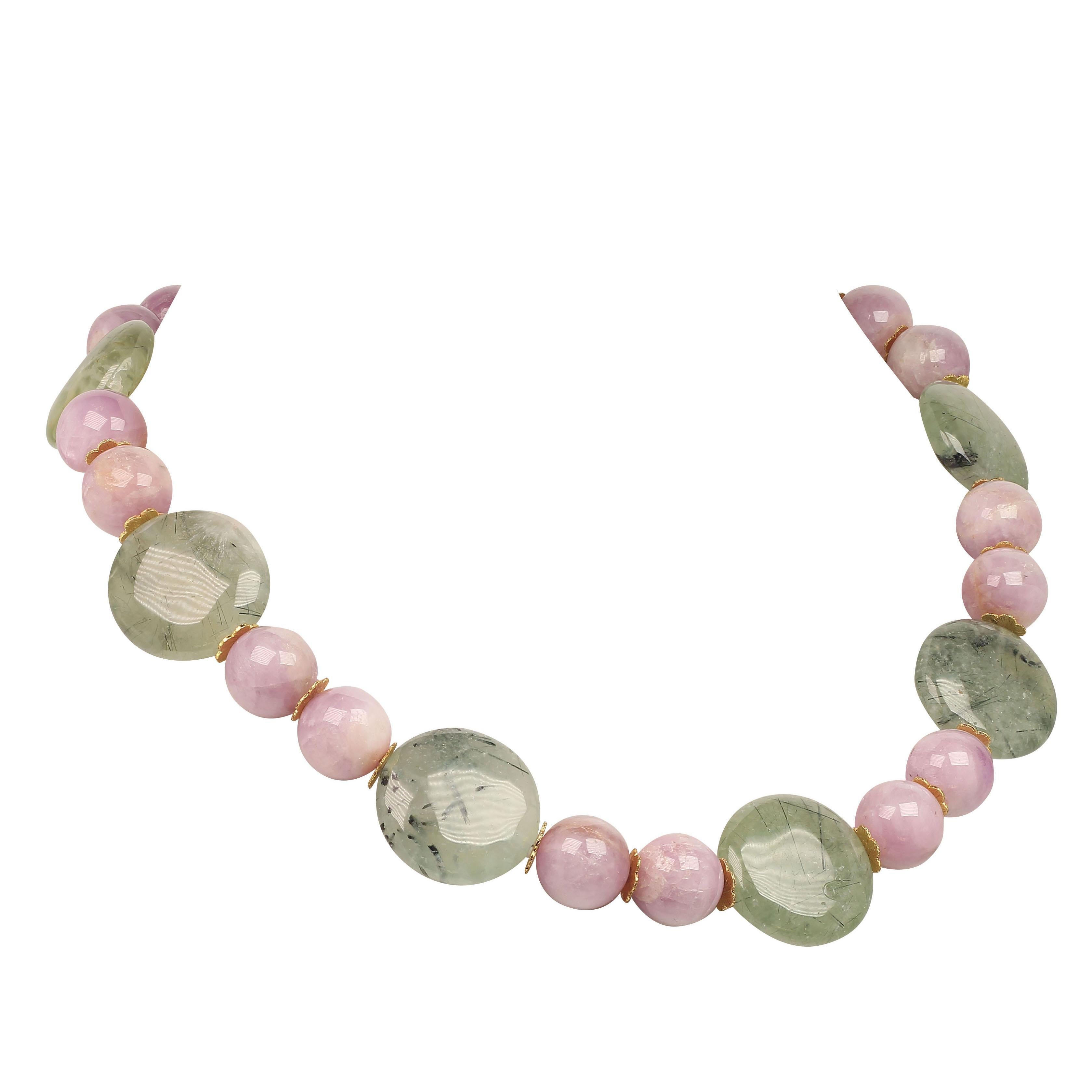 AJD 18 Inch Perfect Summer Necklace of Kunzite and Prehnite In New Condition In Raleigh, NC