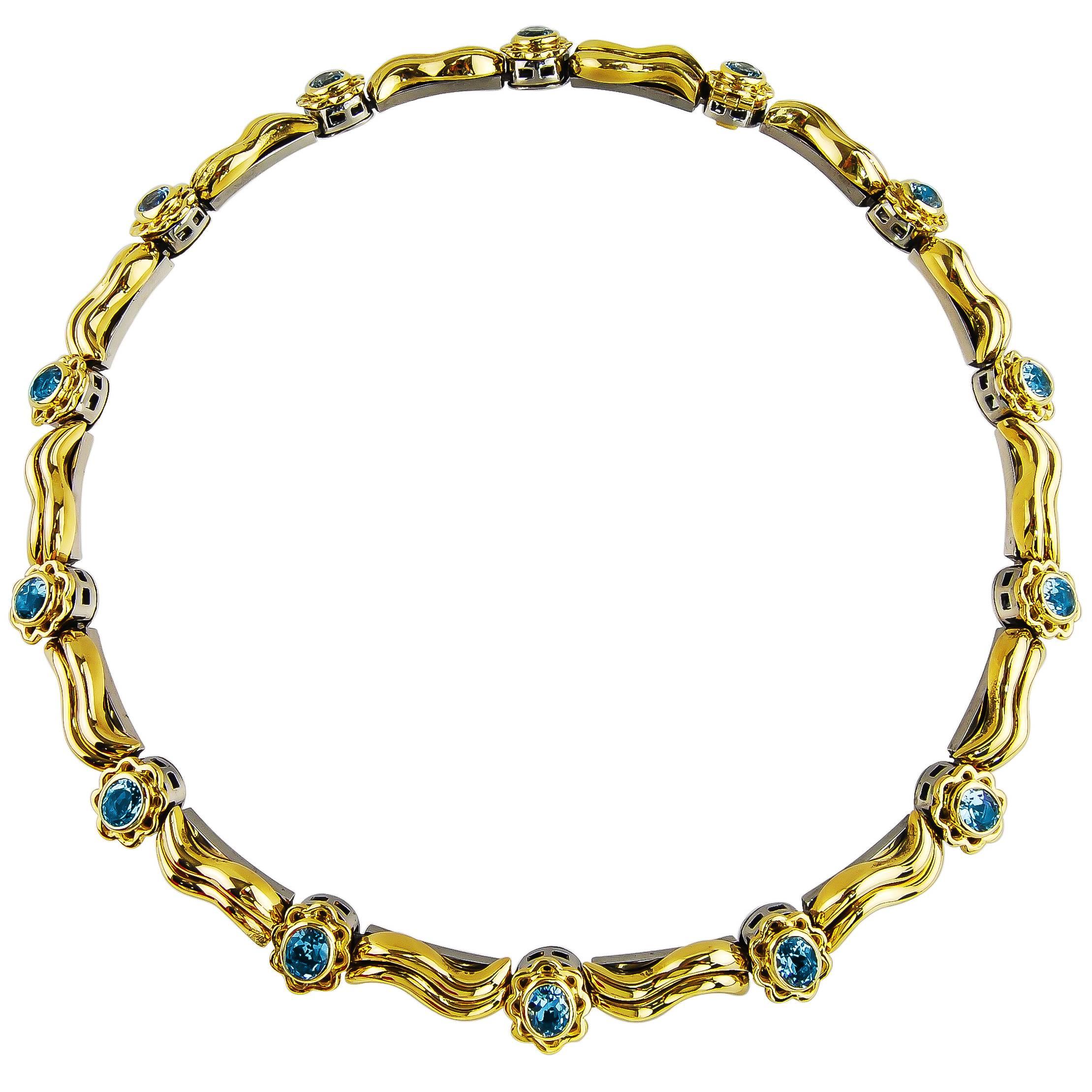 18 Karat Aquamarine and Gold Necklace For Sale