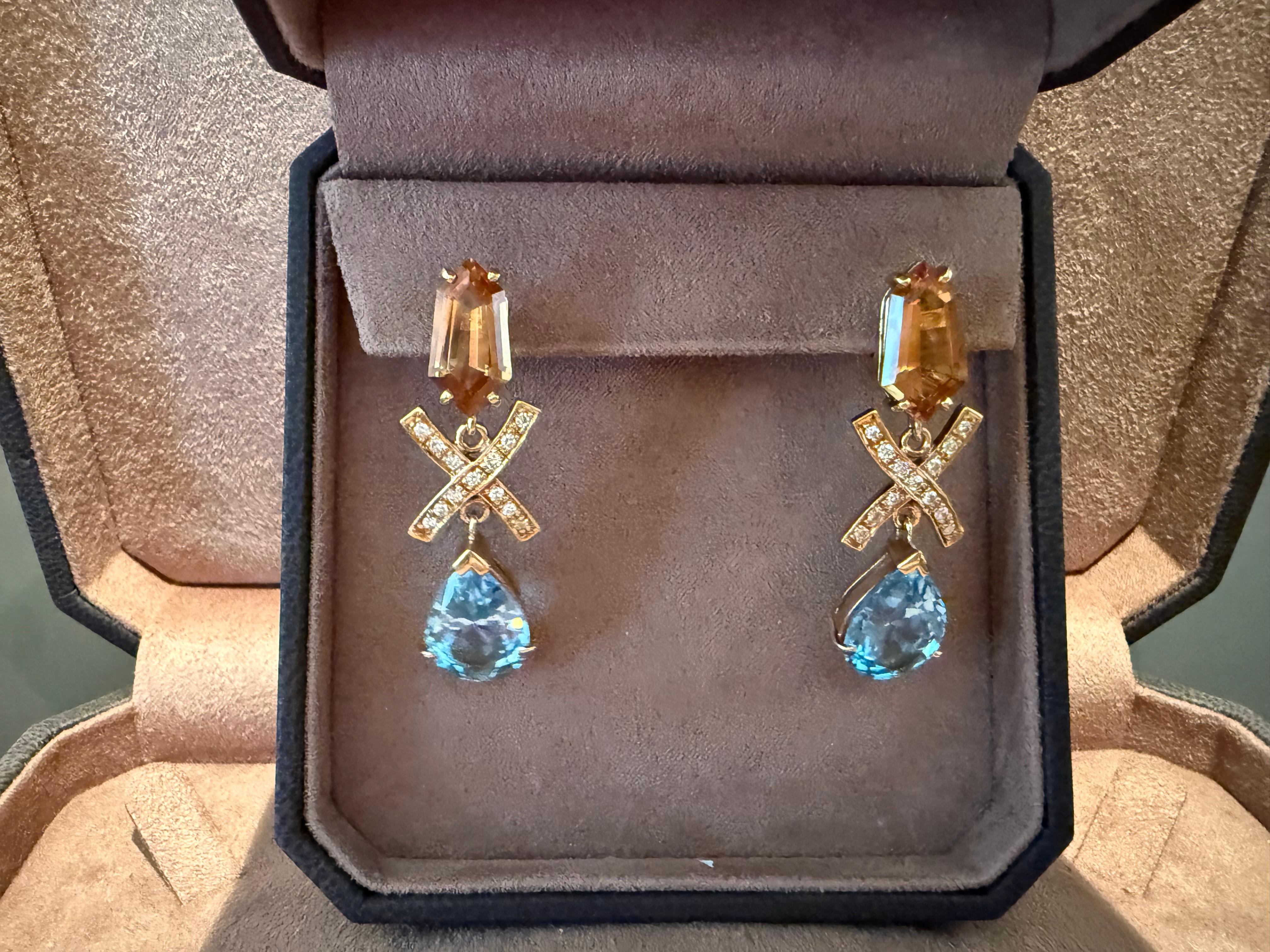 Boucles d'oreilles pendantes 18 K Diamond Citrine Blue Topaz en vente 1
