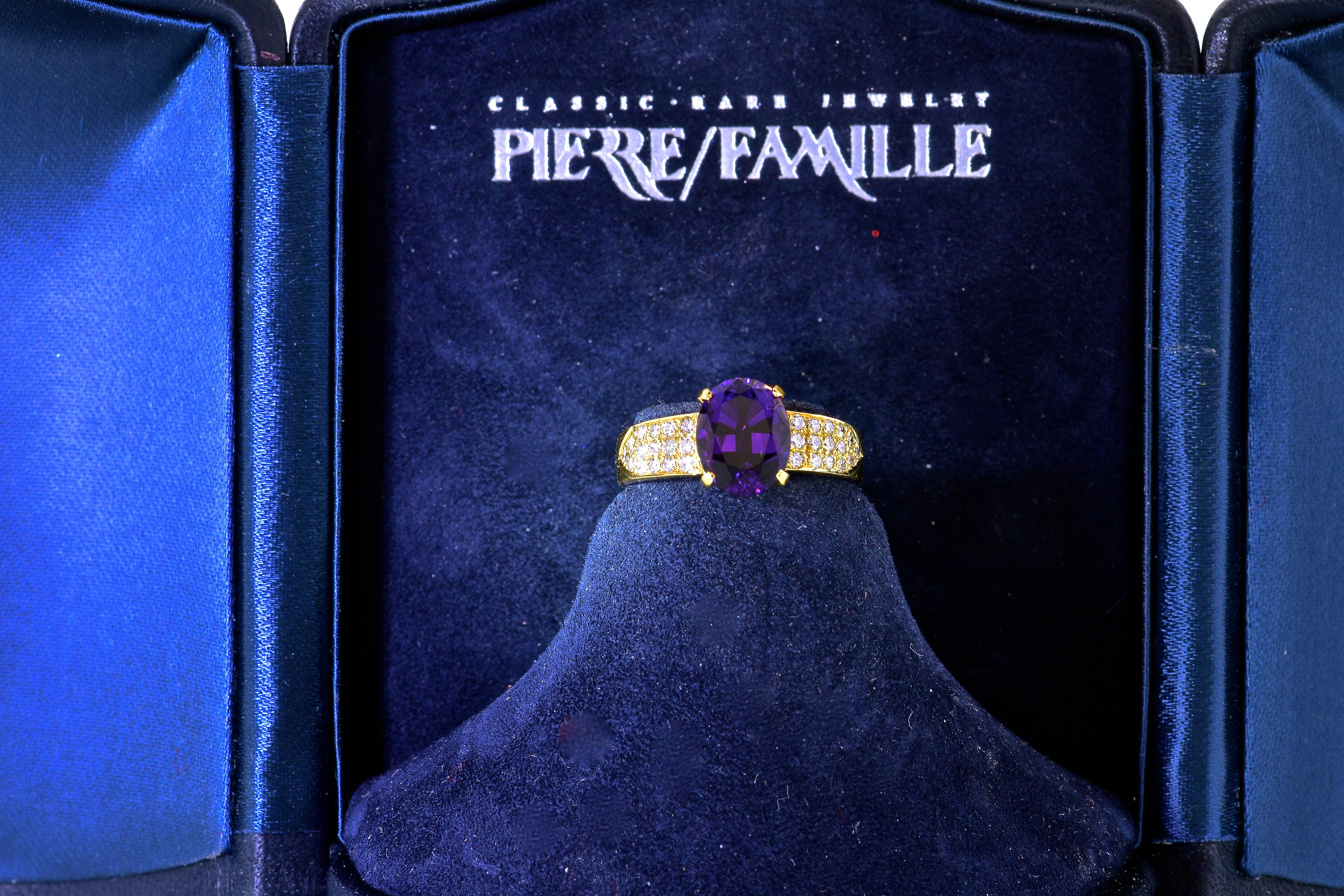 18 K Diamond and Fine Amethyst Ring For Sale 1