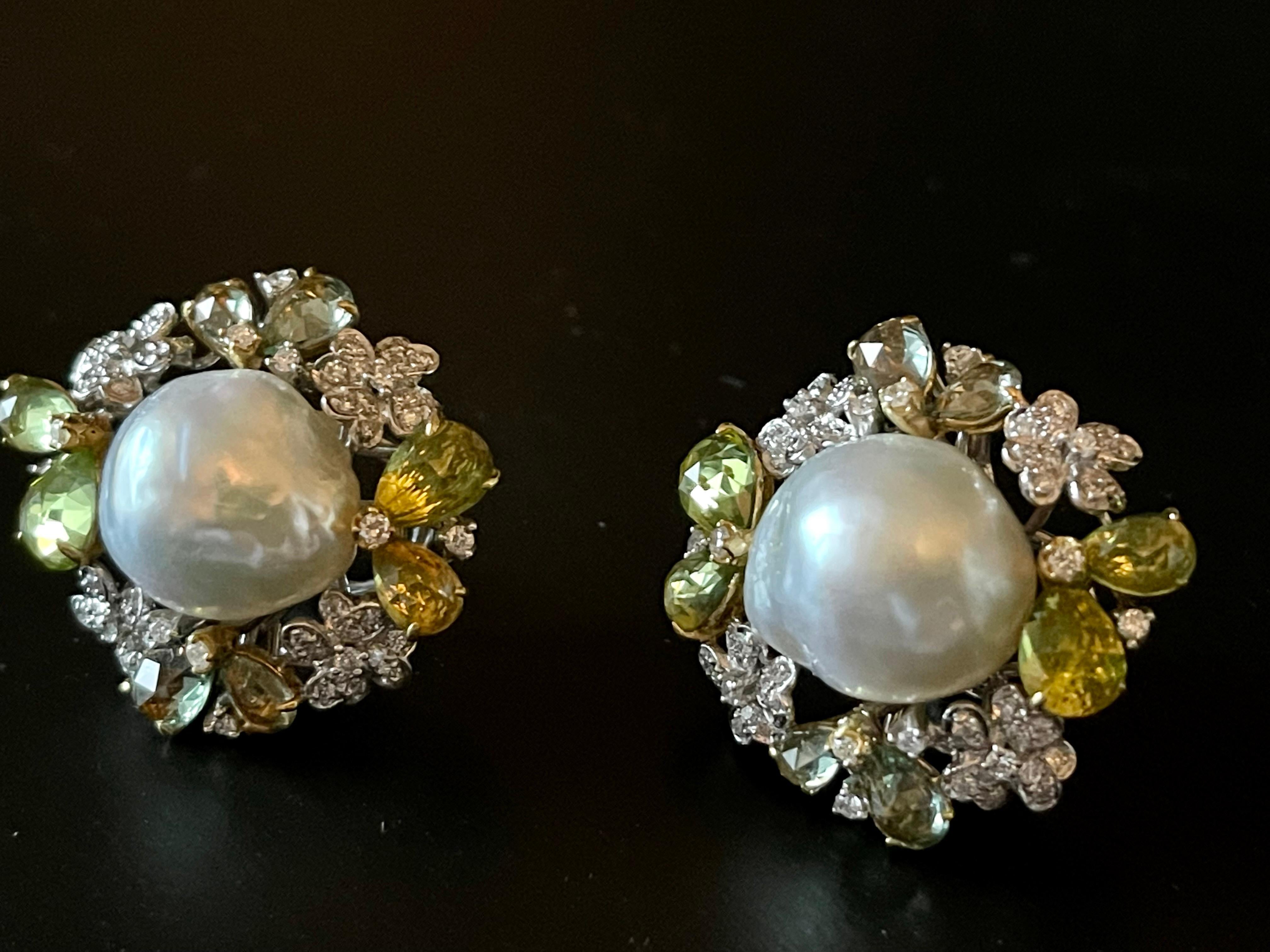 Mixed Cut 18 K Gold Baroque South Sea Pearls Diamonds Green Sapphire Peridot Earclip For Sale