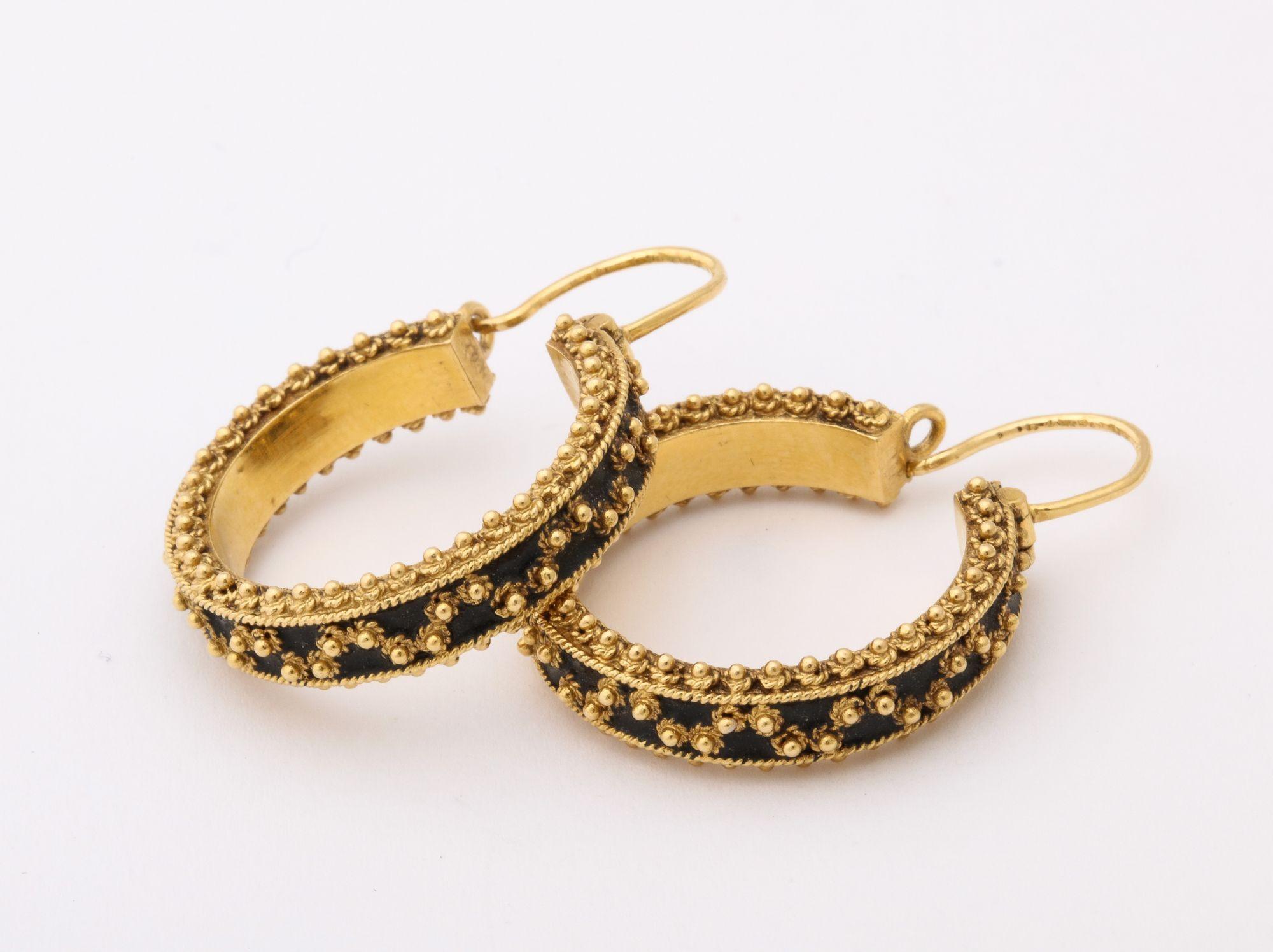 18 k Gold Articulated  Hoop Earrings With Bead Work For Sale 5