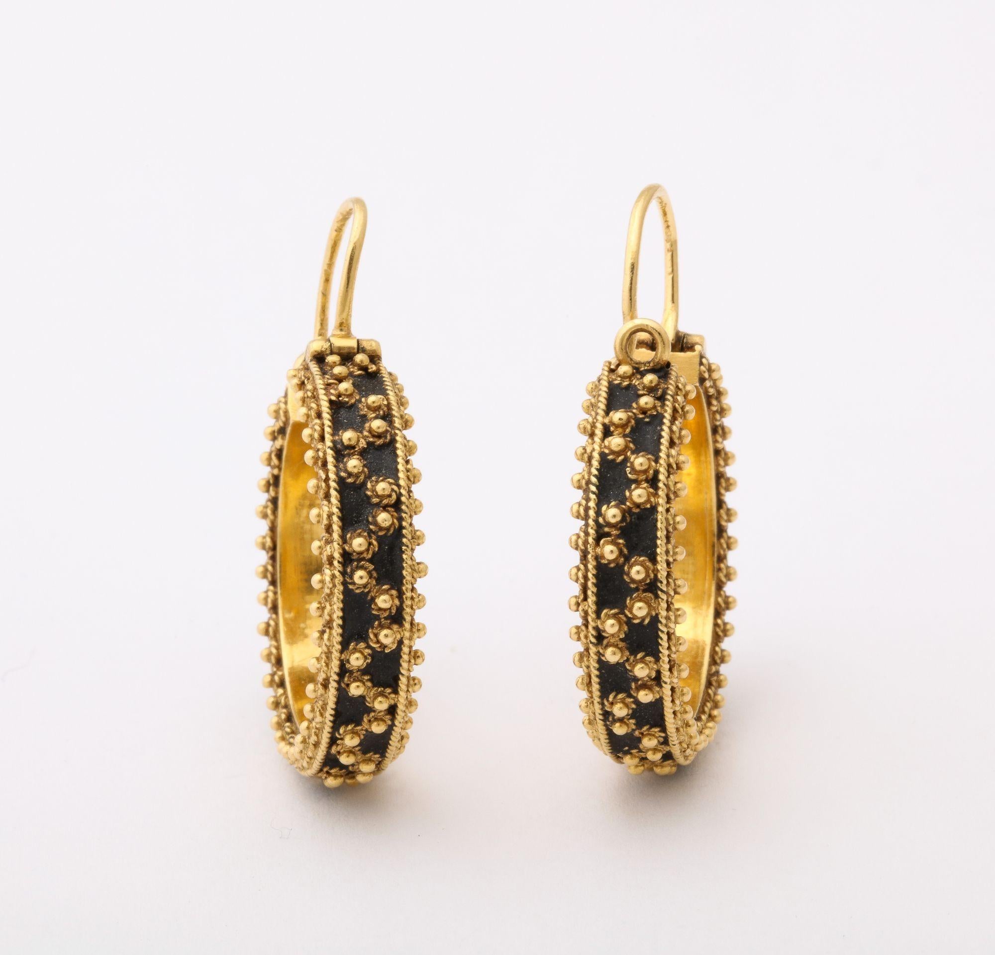 18 k Gold Articulated  Hoop Earrings With Bead Work For Sale 4