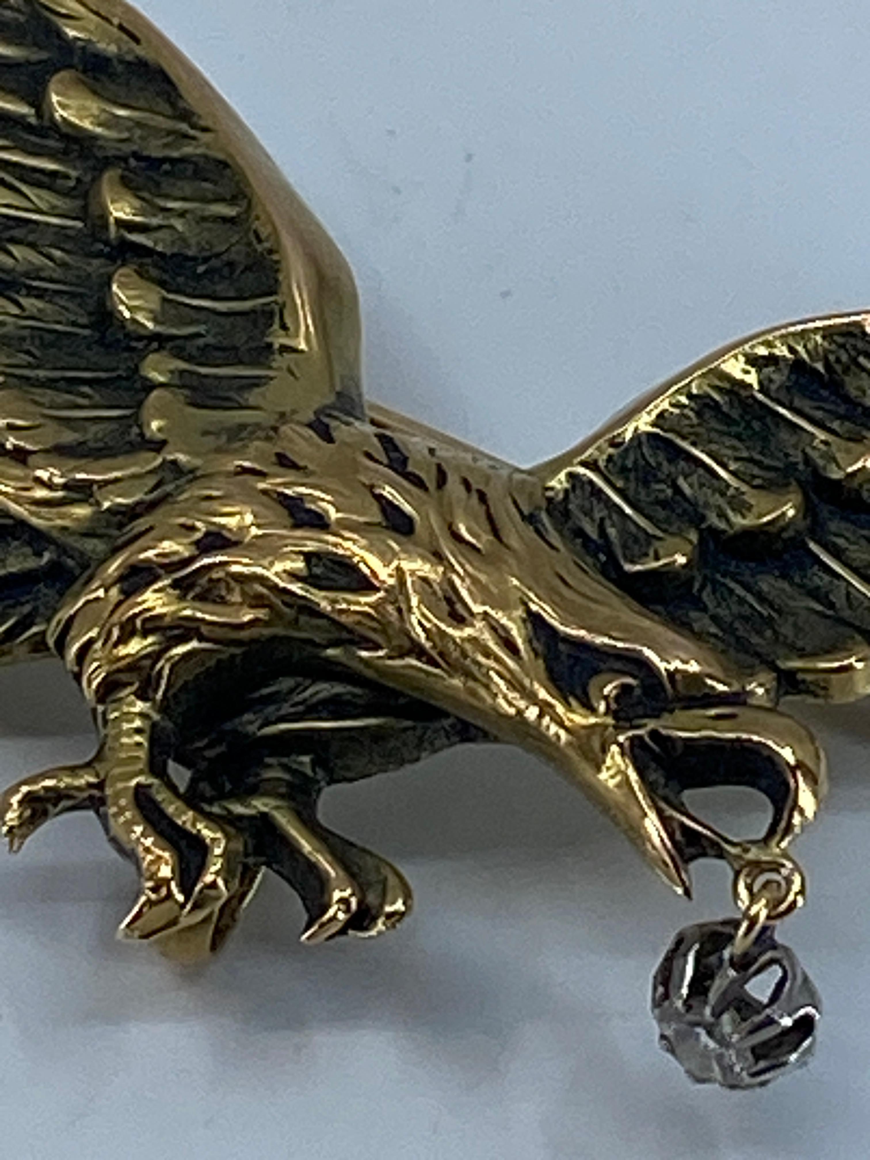 18k Gold Brooch: Eagle Holding a Diamond in Its Beak, Napoléon III For Sale 2
