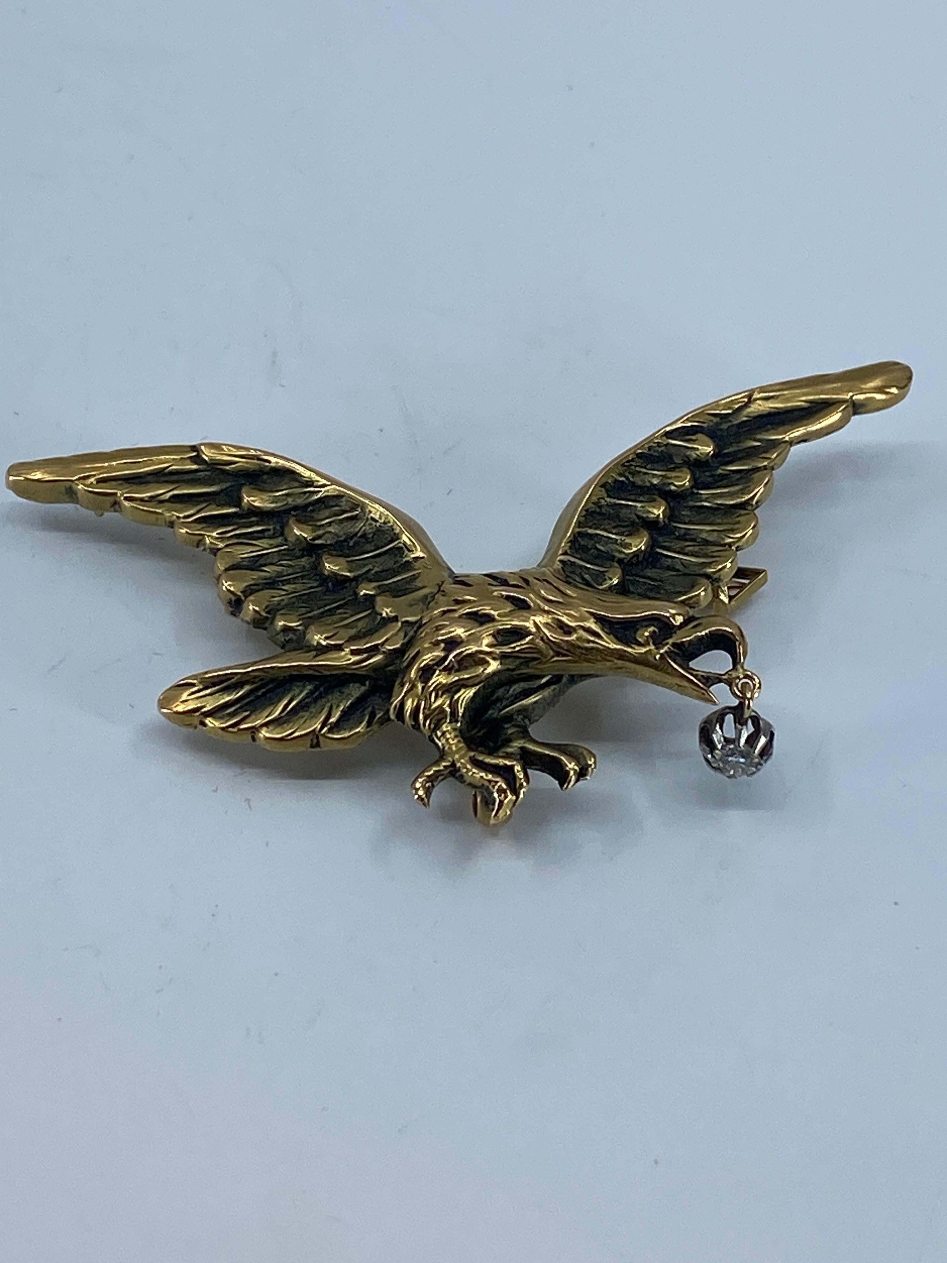 18k Gold Brooch: Eagle Holding a Diamond in Its Beak, Napoléon III For Sale 8